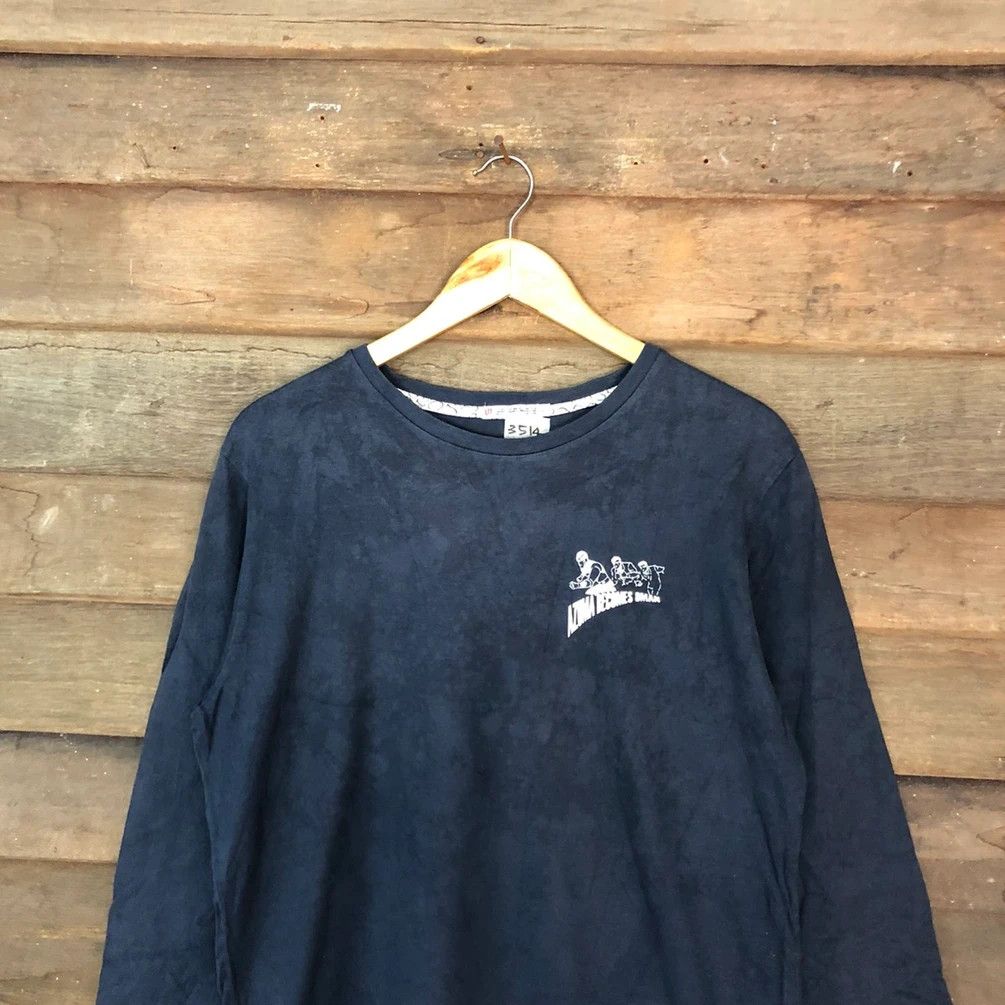 Anime × Uniqlo Azuma become 8 man Black Long Sleeve shirt #3514 Size US L / EU 52-54 / 3 - 13 Thumbnail