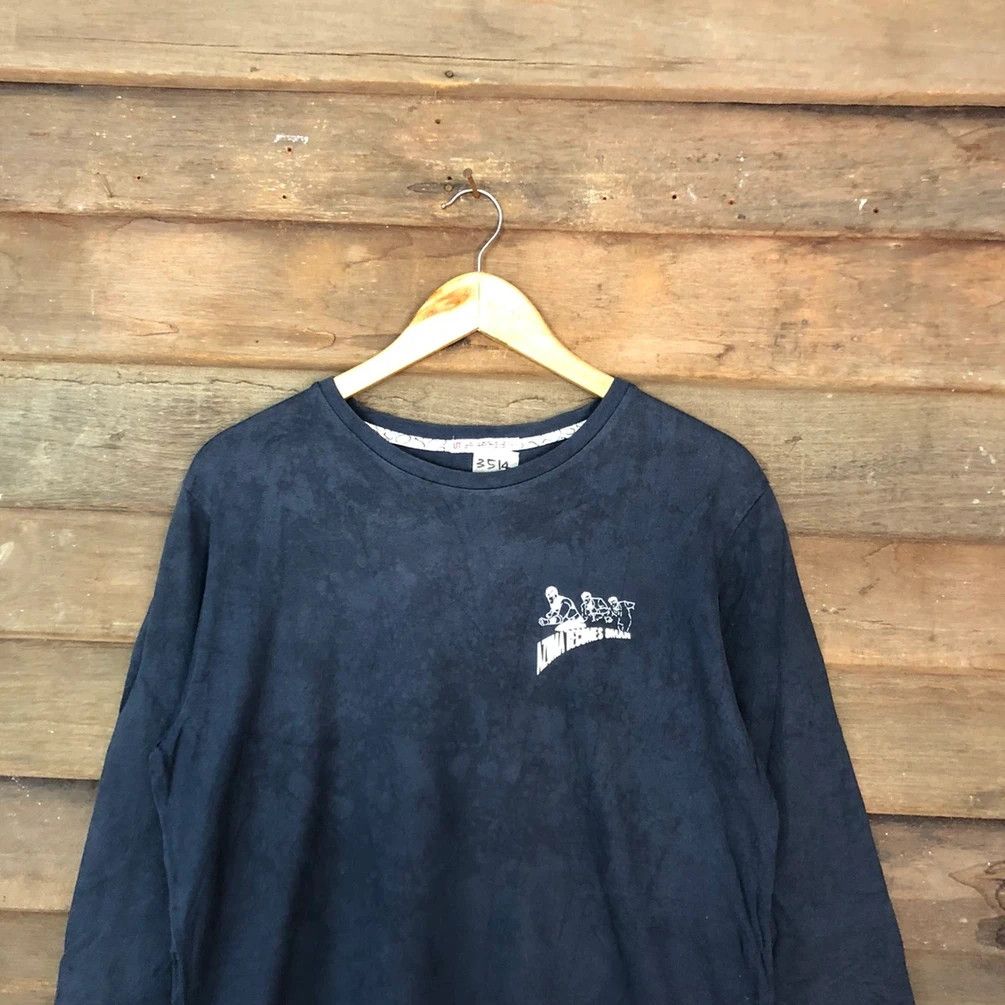 Anime × Uniqlo Azuma become 8 man Black Long Sleeve shirt #3514 Size US L / EU 52-54 / 3 - 6 Thumbnail
