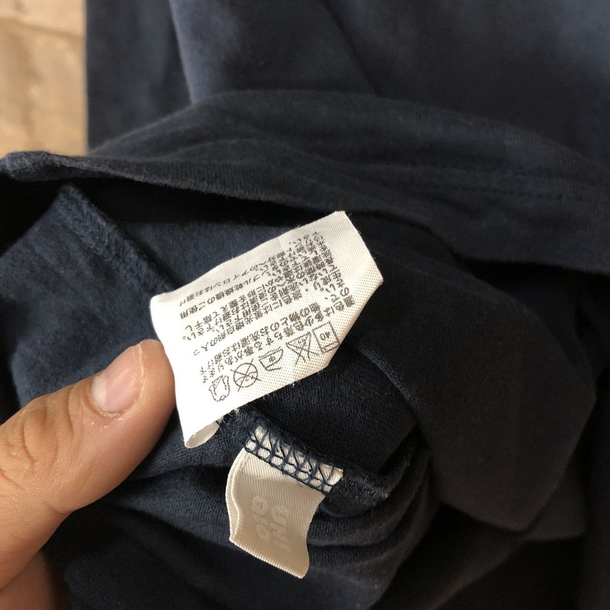 Anime × Uniqlo Azuma become 8 man Black Long Sleeve shirt #3514 Size US L / EU 52-54 / 3 - 3 Thumbnail
