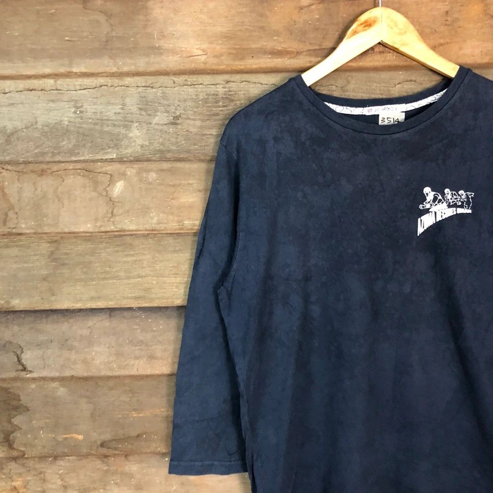 Anime × Uniqlo Azuma become 8 man Black Long Sleeve shirt #3514 Size US L / EU 52-54 / 3 - 8 Thumbnail