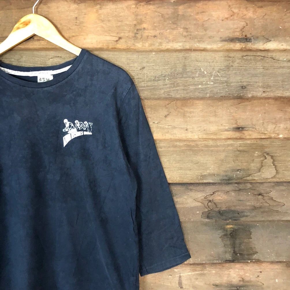 Anime × Uniqlo Azuma become 8 man Black Long Sleeve shirt #3514 Size US L / EU 52-54 / 3 - 10 Thumbnail