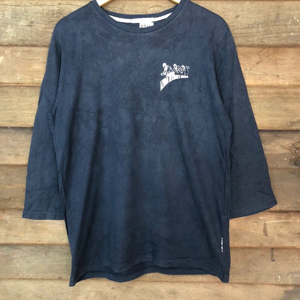 Anime × Uniqlo Azuma become 8 man Black Long Sleeve shirt #3514 Size US L / EU 52-54 / 3 - 7 Thumbnail