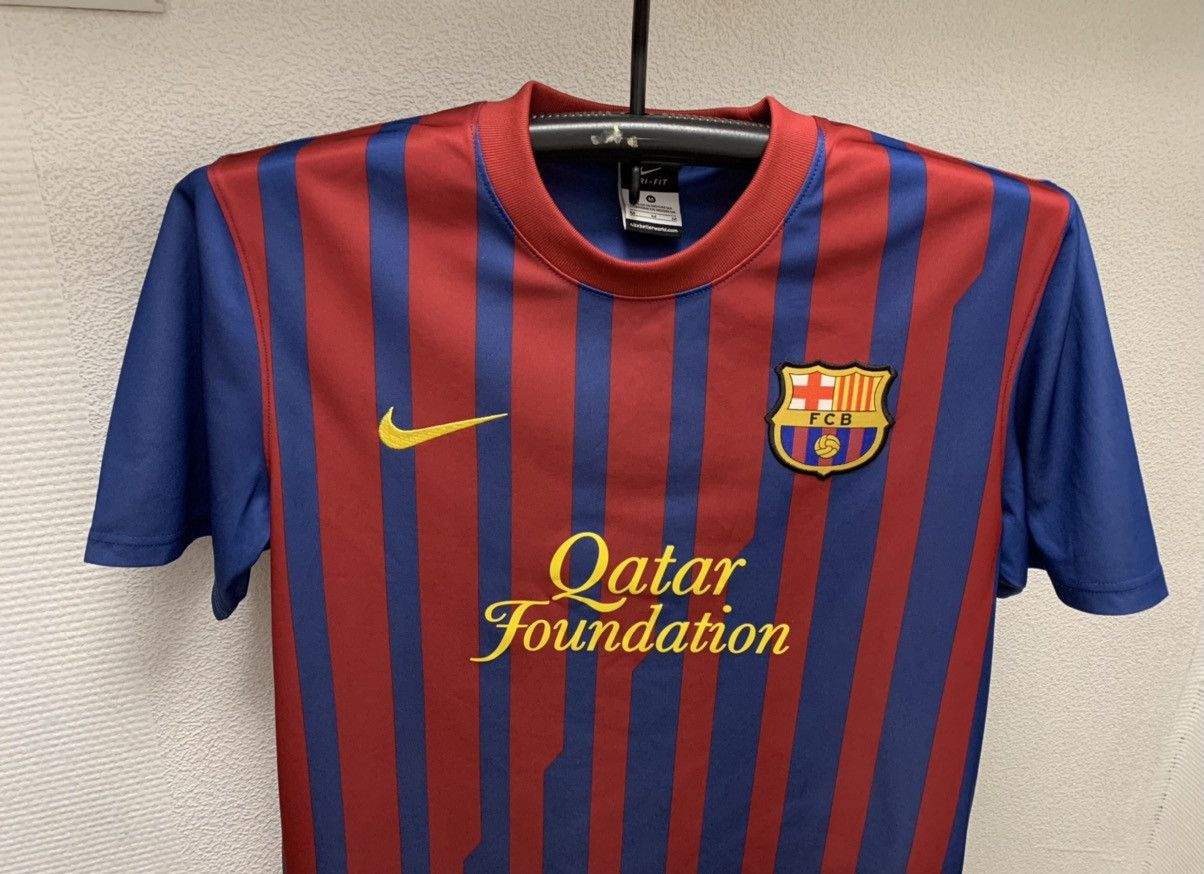 Nike Messi 10 Nike Barcelona soccer jersey M sz Qatar foundation Size US M / EU 48-50 / 2 - 4 Thumbnail