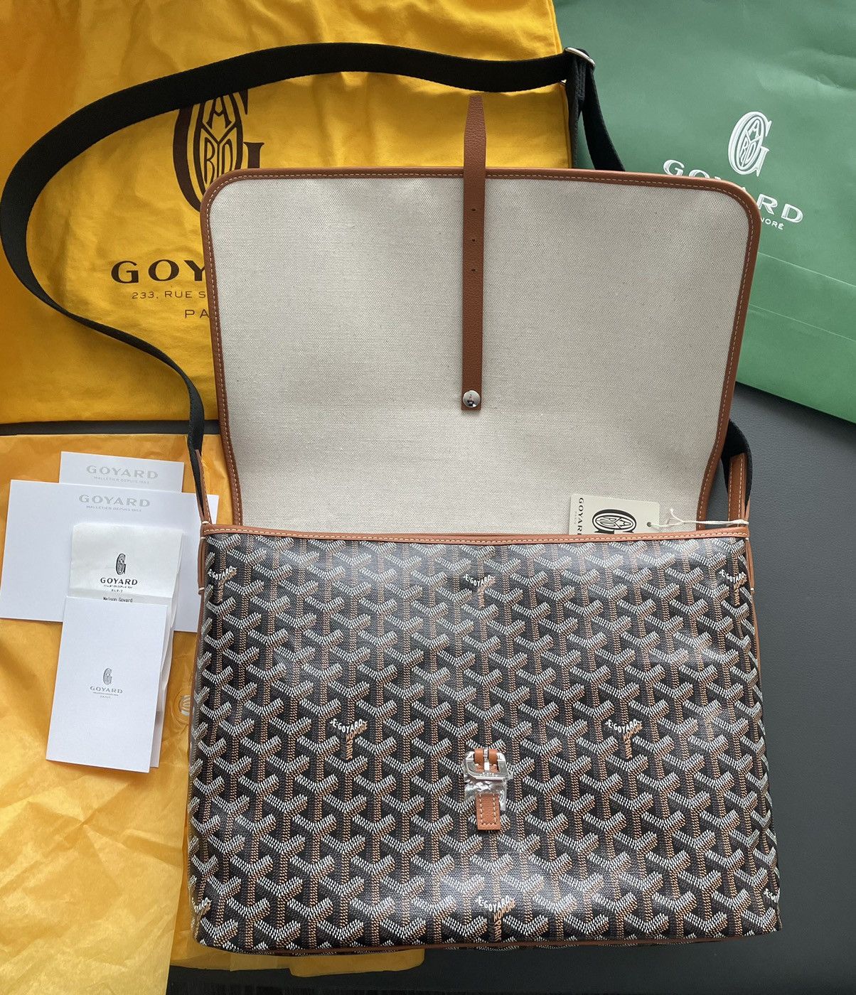 Goyard Brand NEW RARE Classic Goyard Crossbody Large Messenger Bag Size ONE SIZE - 12 Thumbnail