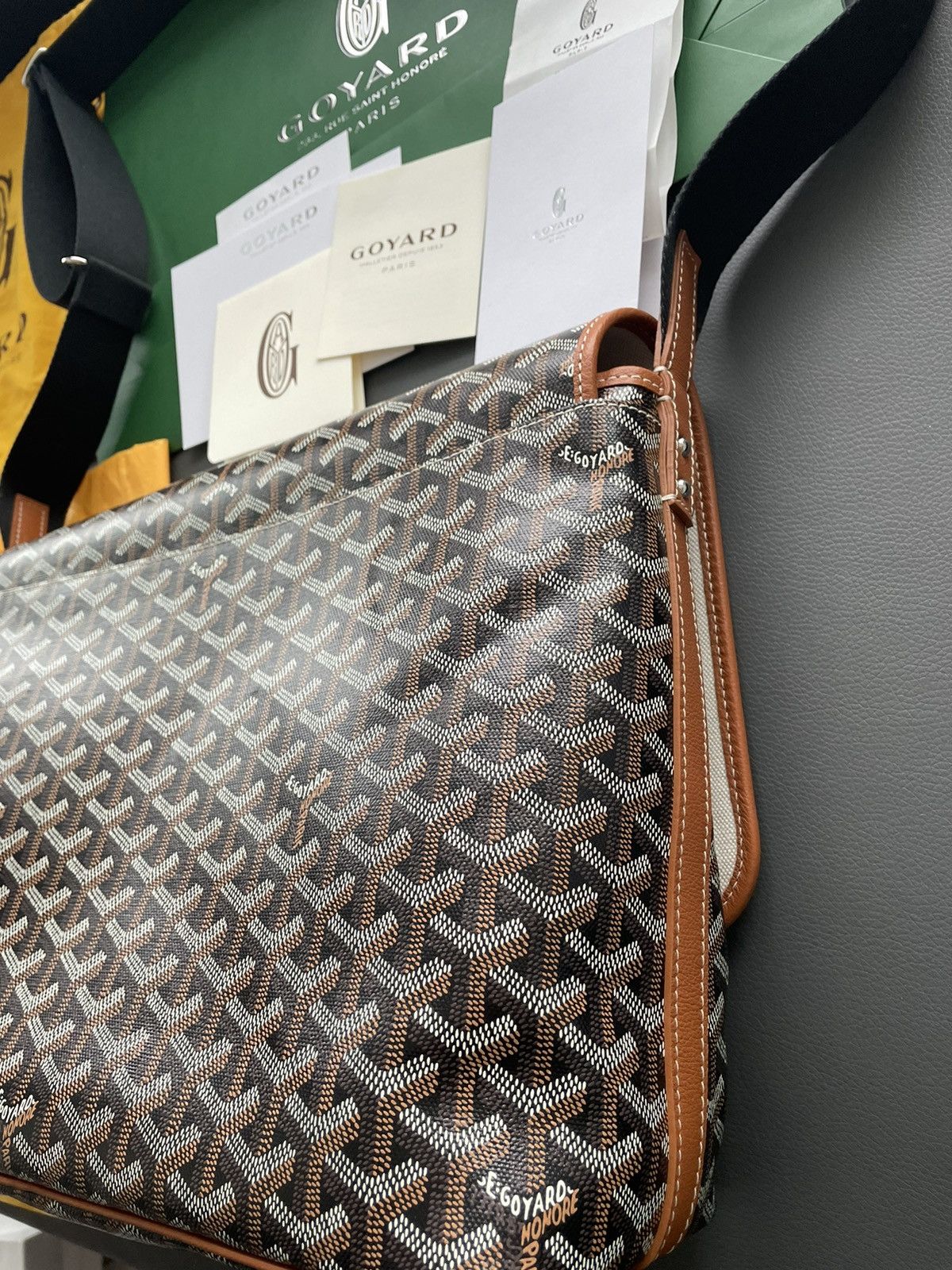 Goyard Brand NEW RARE Classic Goyard Crossbody Large Messenger Bag Size ONE SIZE - 15 Thumbnail
