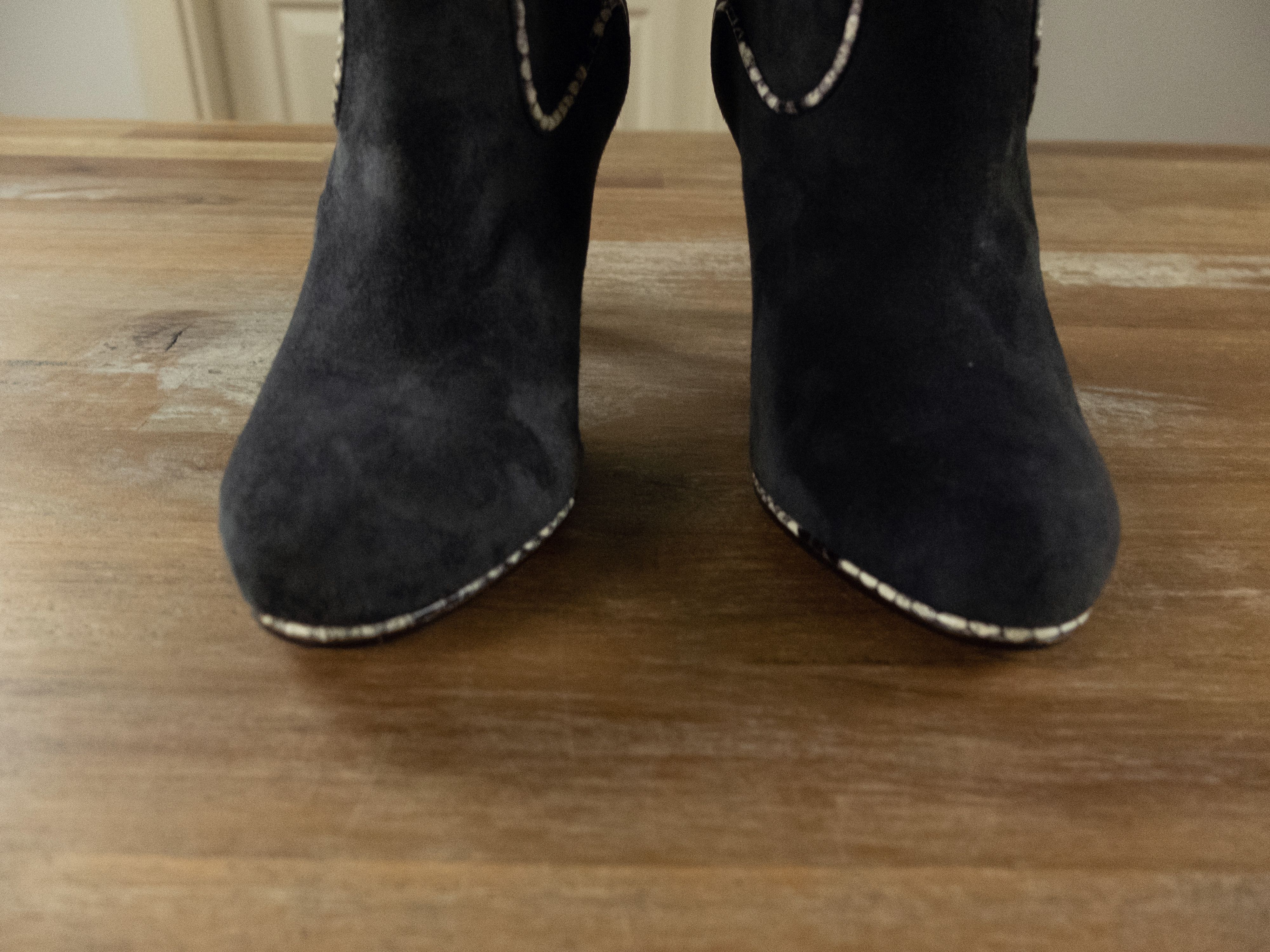 Christian Louboutin CHRISTIAN LOUBOUTIN Louloubotta gray black suede boots 6 36 Size US 6 / IT 36 - 5 Thumbnail