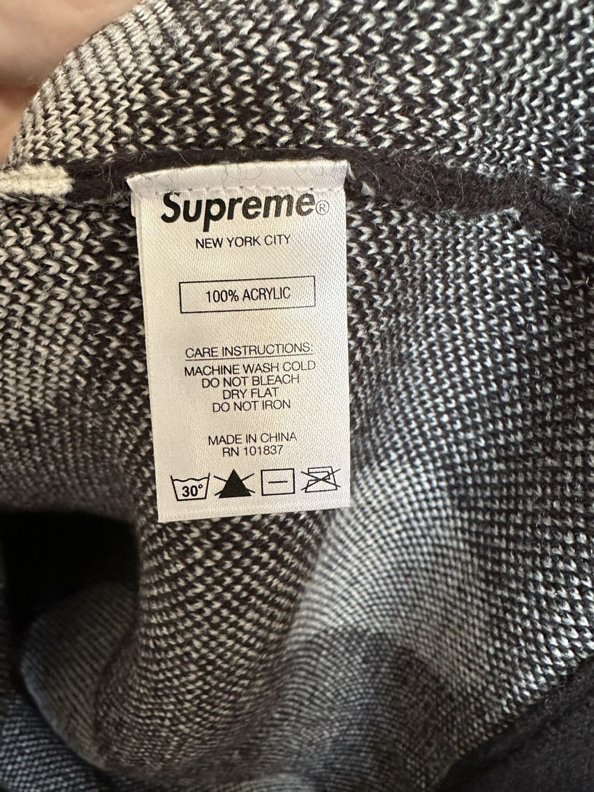 Supreme FW20 Supreme polka dot black white cardigan Brand new Size US M / EU 48-50 / 2 - 23 Thumbnail