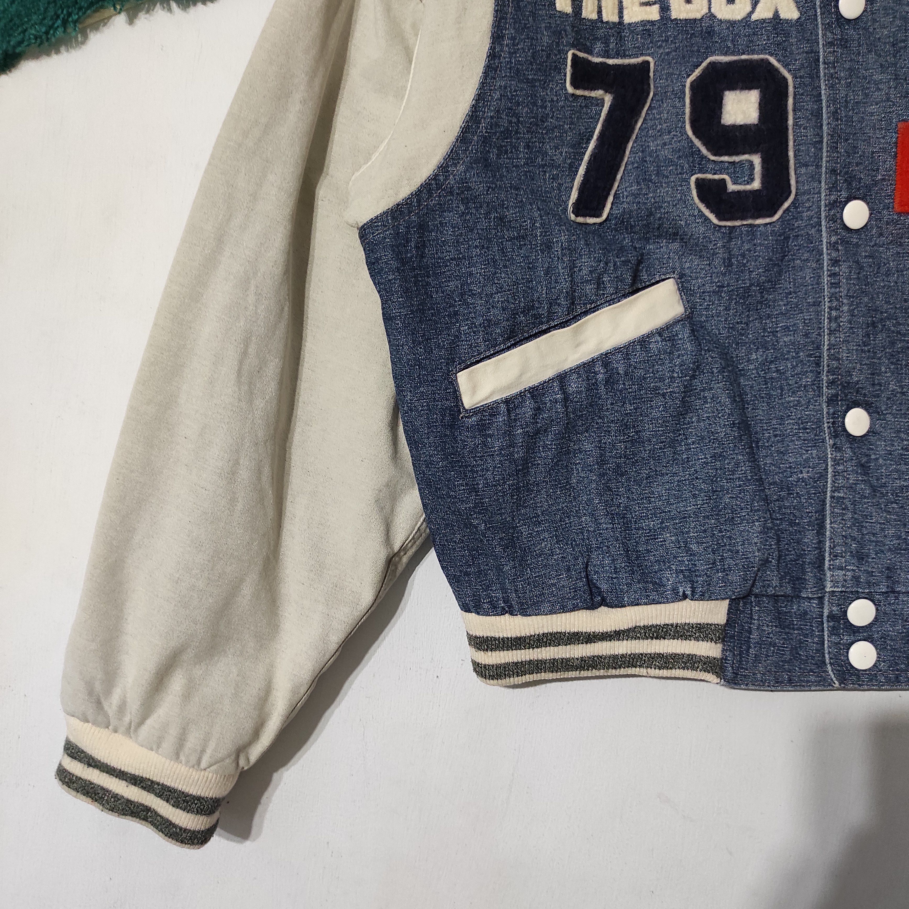 Japanese Brand VINTAGE TEAM BEAR'S THE BOX VARSITY JACKET Size US M / EU 48-50 / 2 - 12 Thumbnail