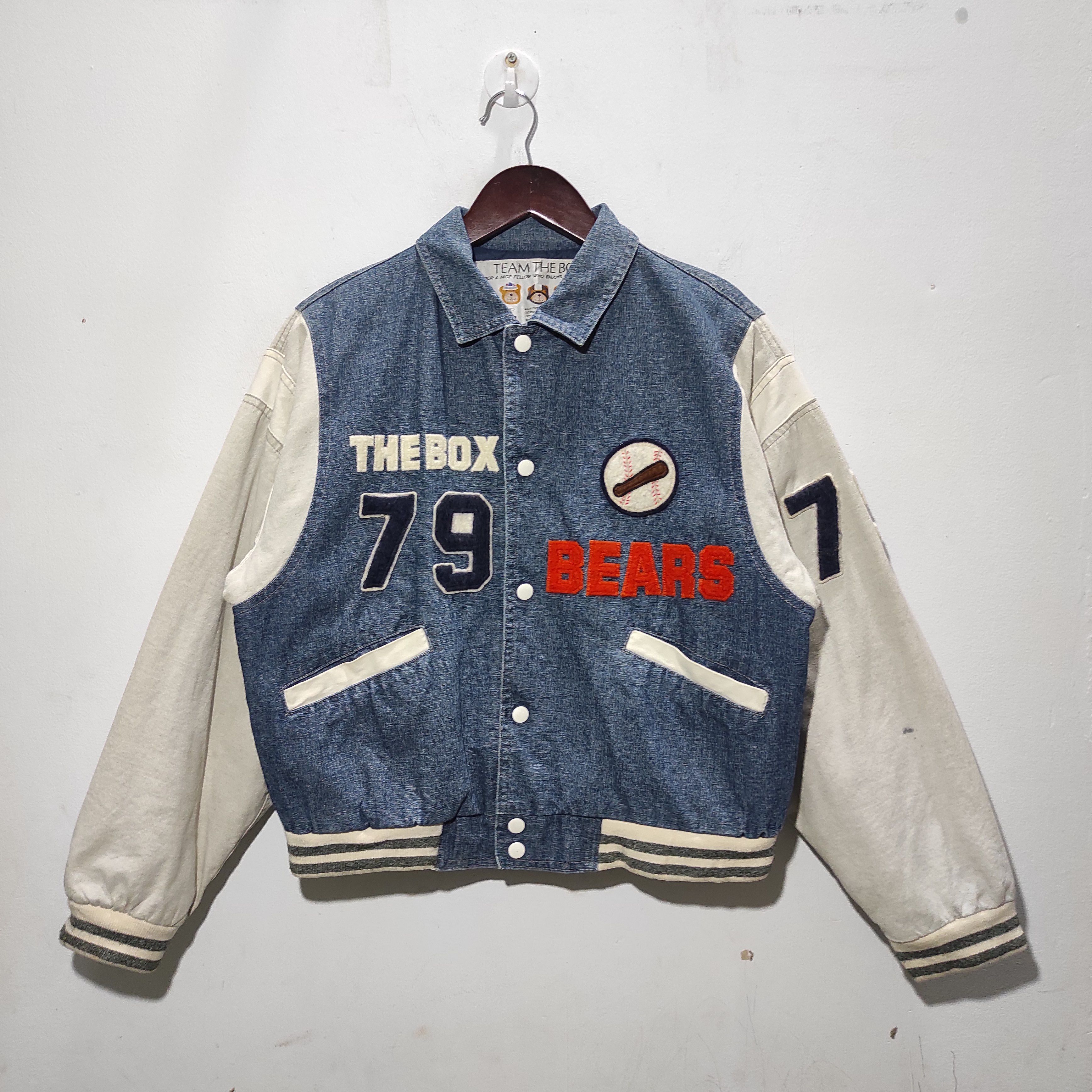 Japanese Brand VINTAGE TEAM BEAR'S THE BOX VARSITY JACKET Size US M / EU 48-50 / 2 - 21 Thumbnail