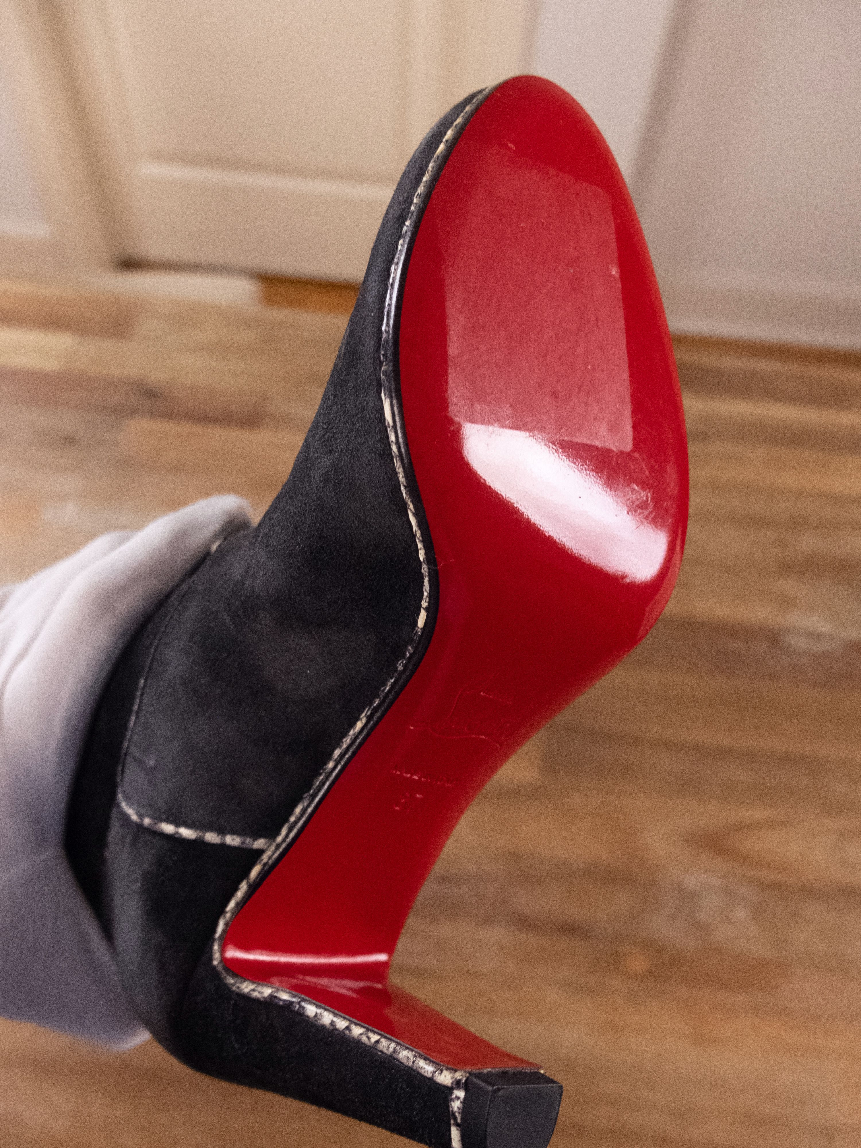 Christian Louboutin CHRISTIAN LOUBOUTIN Louloubotta gray black suede boots 7 37 Size US 7 / IT 37 - 10 Thumbnail
