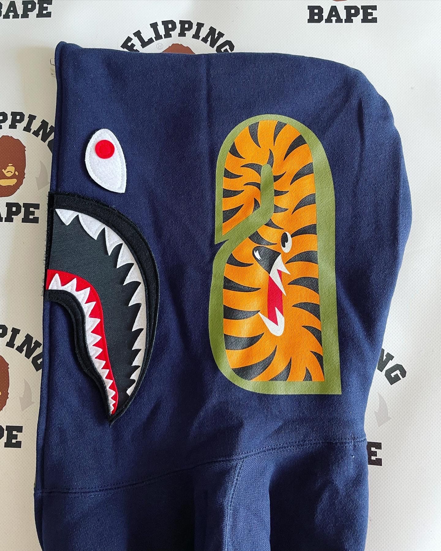 Bape BAPE DETACHABLE SHARK FULL ZIP HOODIE Size US XL / EU 56 / 4 - 7 Thumbnail