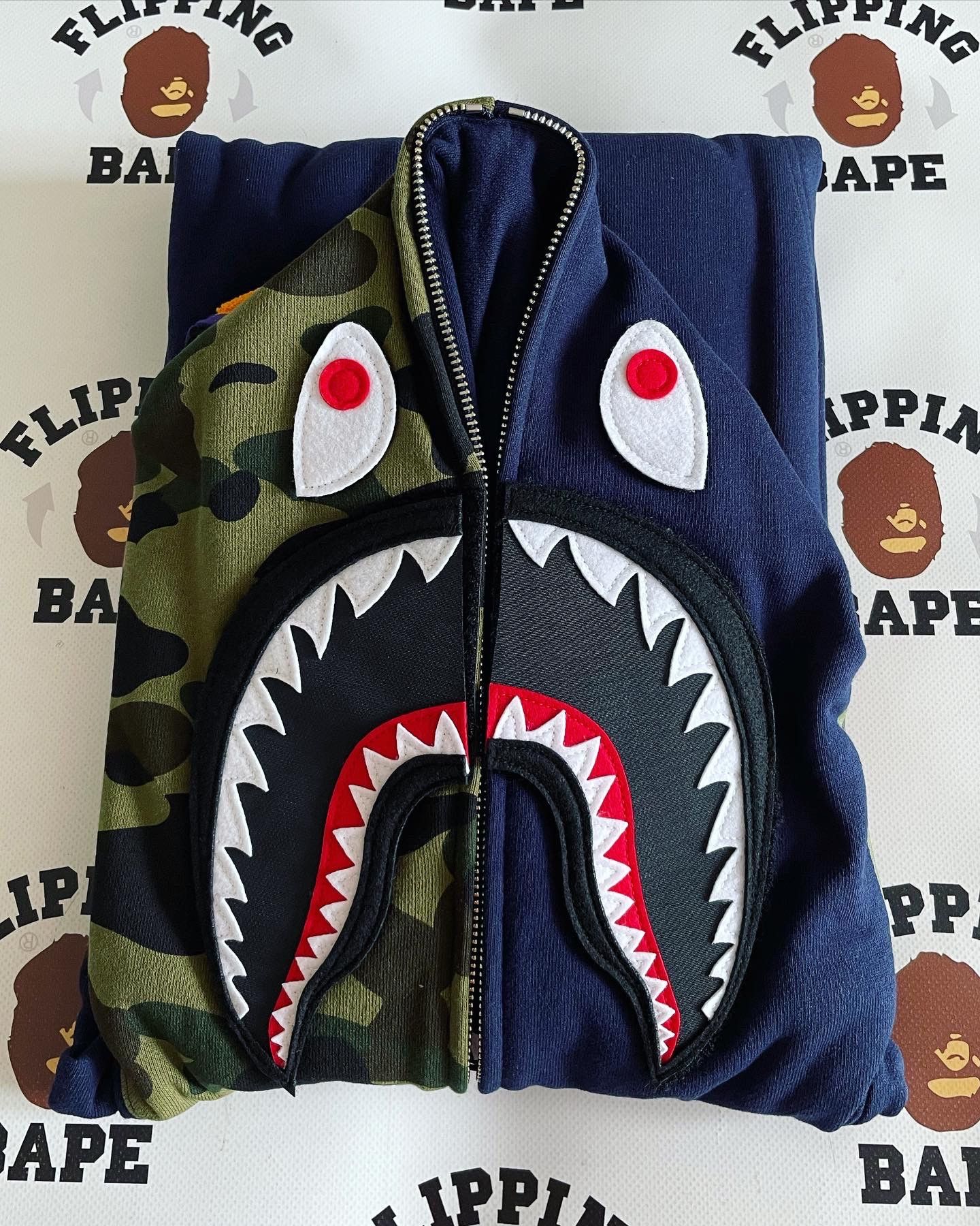 Bape BAPE DETACHABLE SHARK FULL ZIP HOODIE Size US XL / EU 56 / 4 - 4 Thumbnail