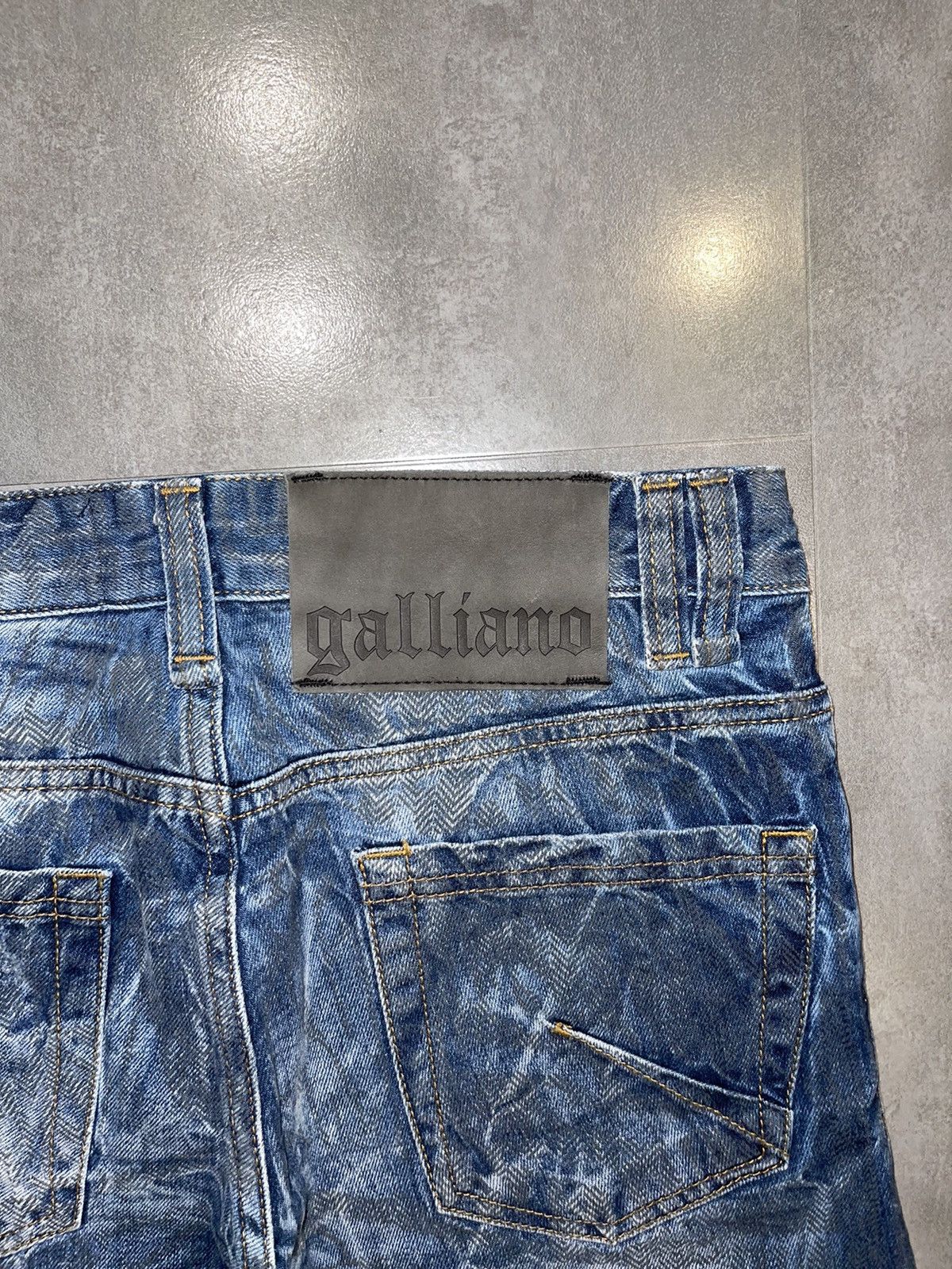 John Galliano Galliano Distressed Waxed Denim Pants Size US 29 - 11 Thumbnail
