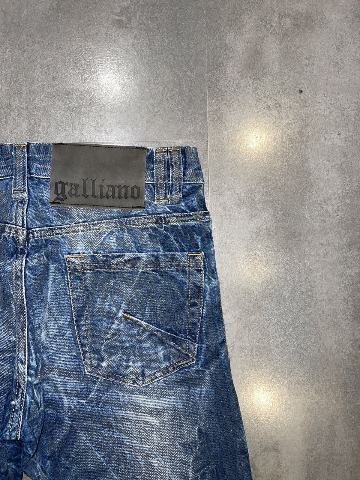 John Galliano Galliano Distressed Waxed Denim Pants Size US 29 - 1 Thumbnail