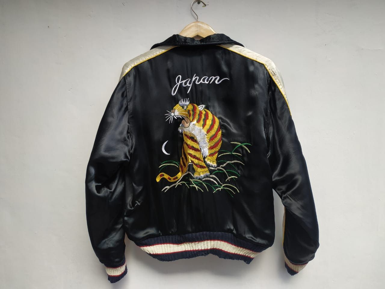 Japanese Brand Fit S to M, Vintage Reversible Wool-Rayon Sukajan Jacket Size US M / EU 48-50 / 2 - 5 Thumbnail