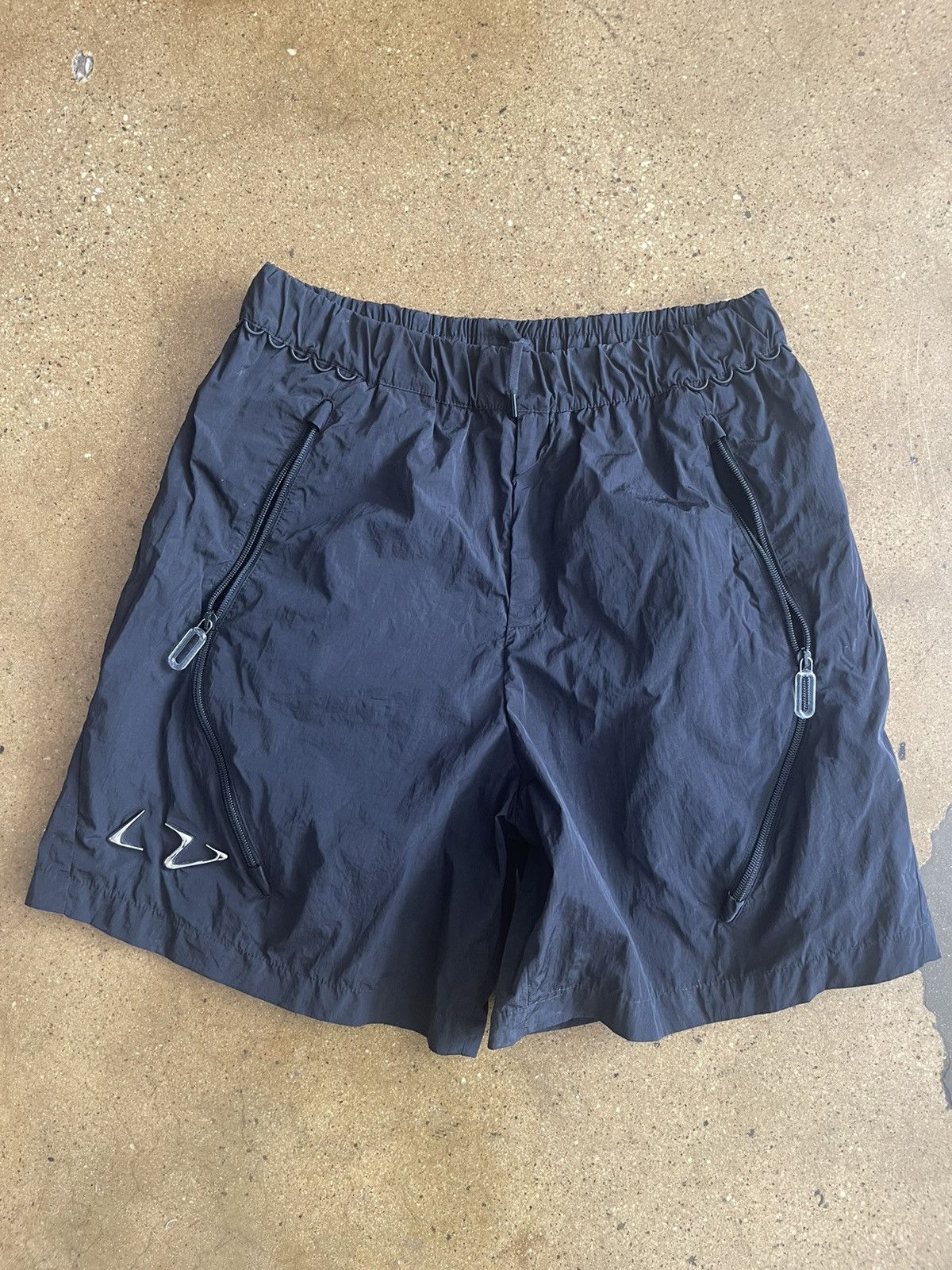 Louis Vuitton Louis Vuitton 2054 Shorts Size US 34 / EU 50 - 2 Thumbnail