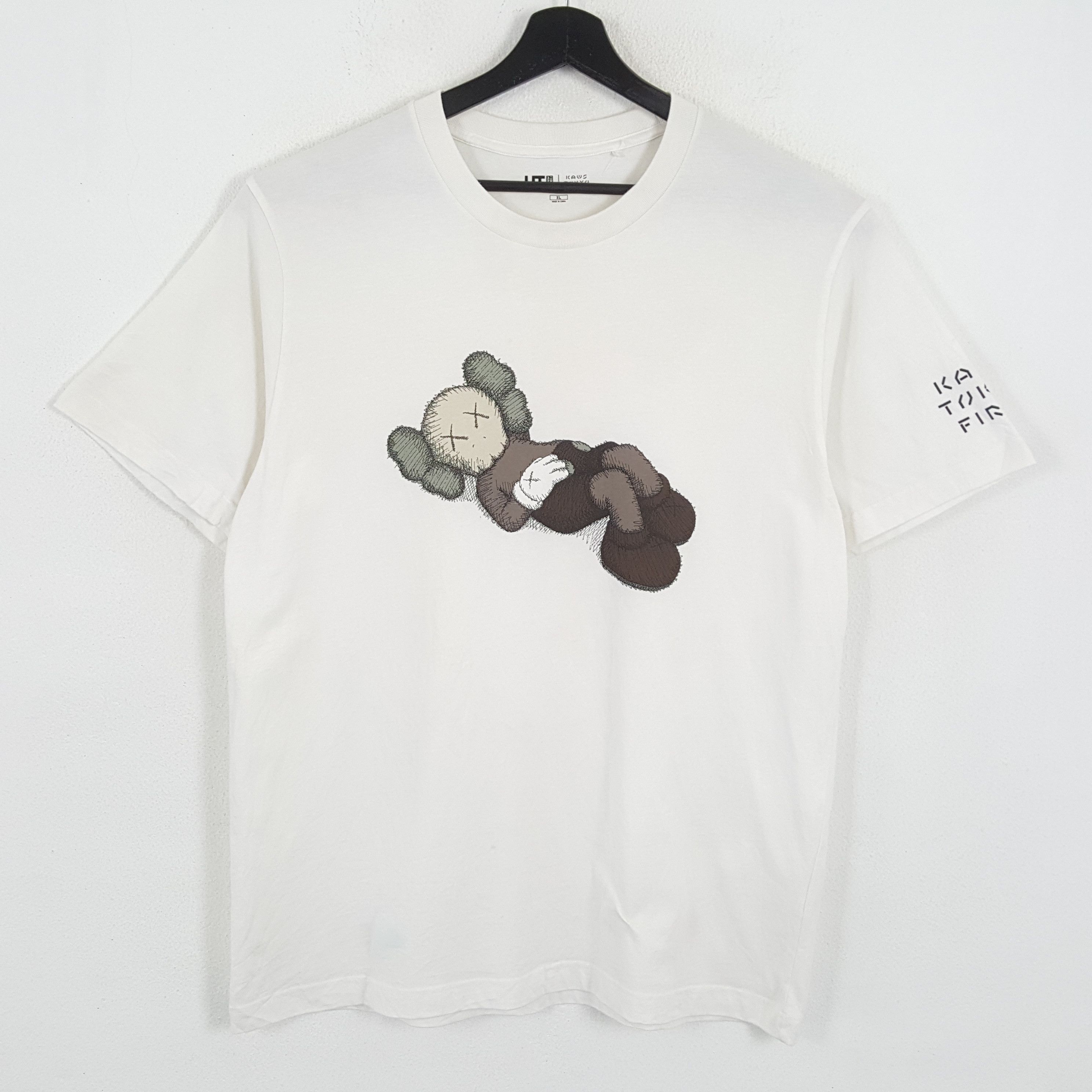 Japanese Brand × Kaws × Uniqlo KAWS X Japanese Brand TOKYO FIRST Streetwear Tshirt Size US L / EU 52-54 / 3 - 1 Thumbnail