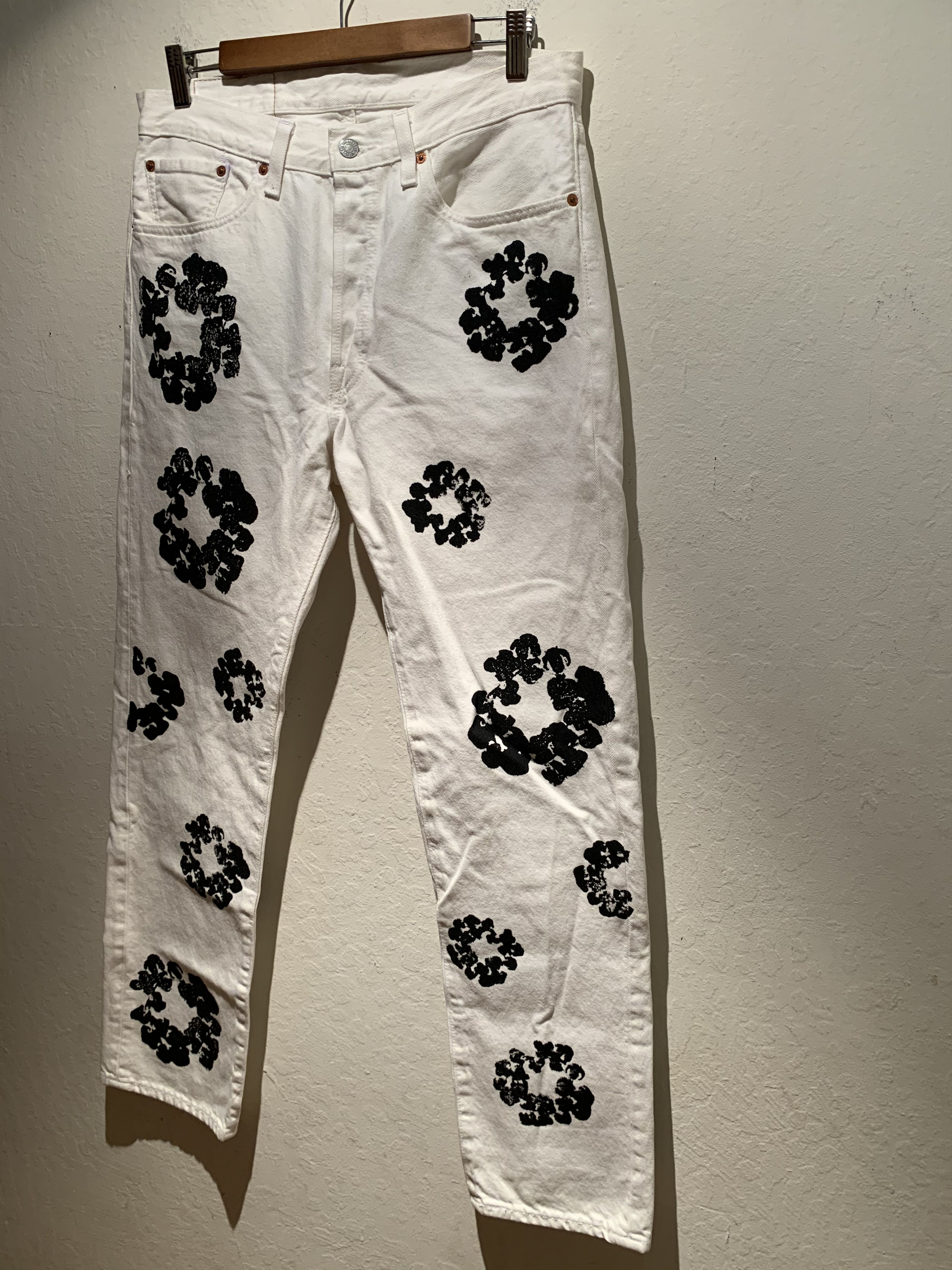 Image of Denim Tears X Levi’S 501 Dt Virgil Abloh Jeans - 33 in White/Black, Men's