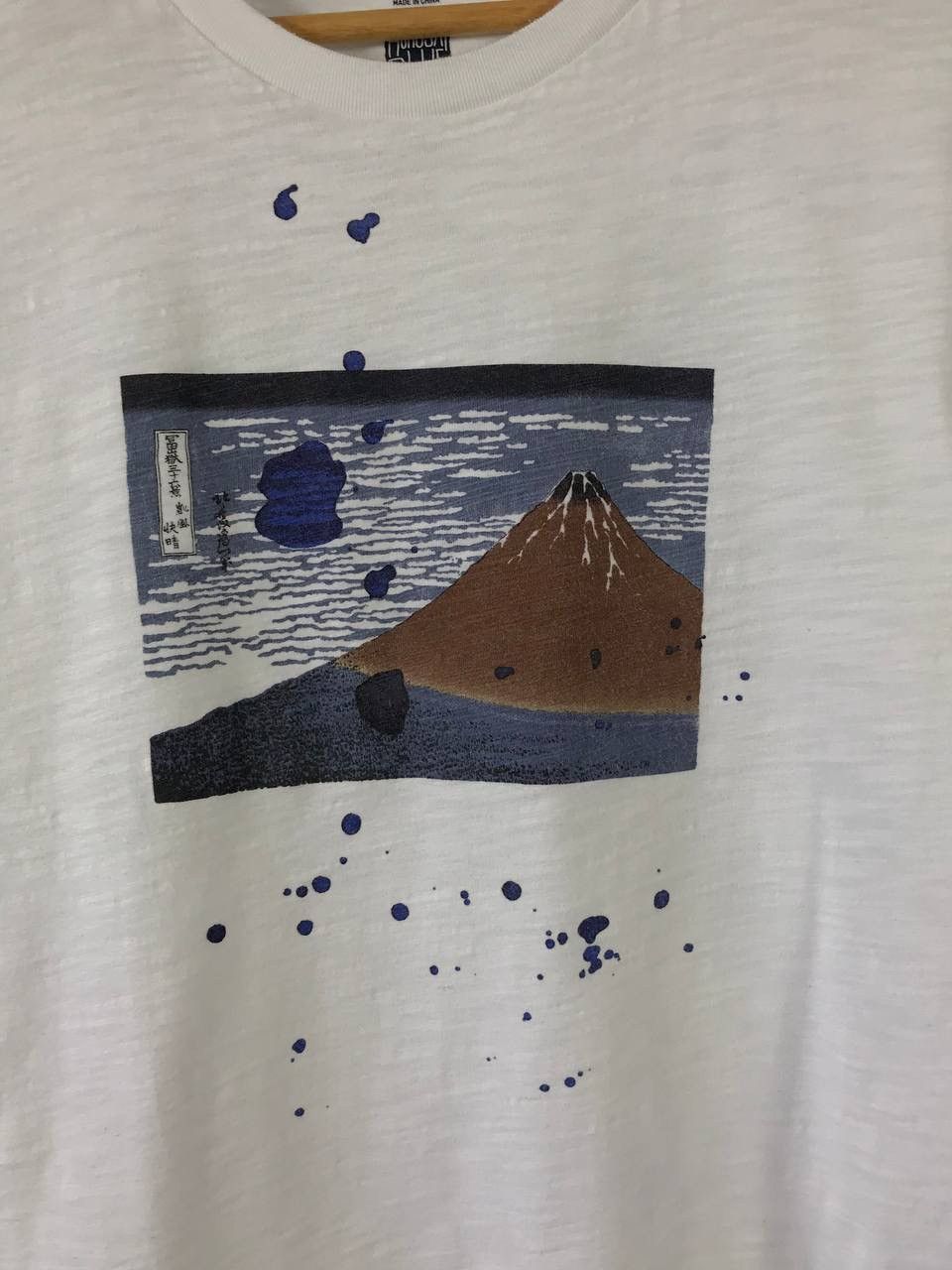 Japanese Brand × Uniqlo Uniqlo x Hokusai blue Japanese streetwear tee Size US M / EU 48-50 / 2 - 3 Thumbnail