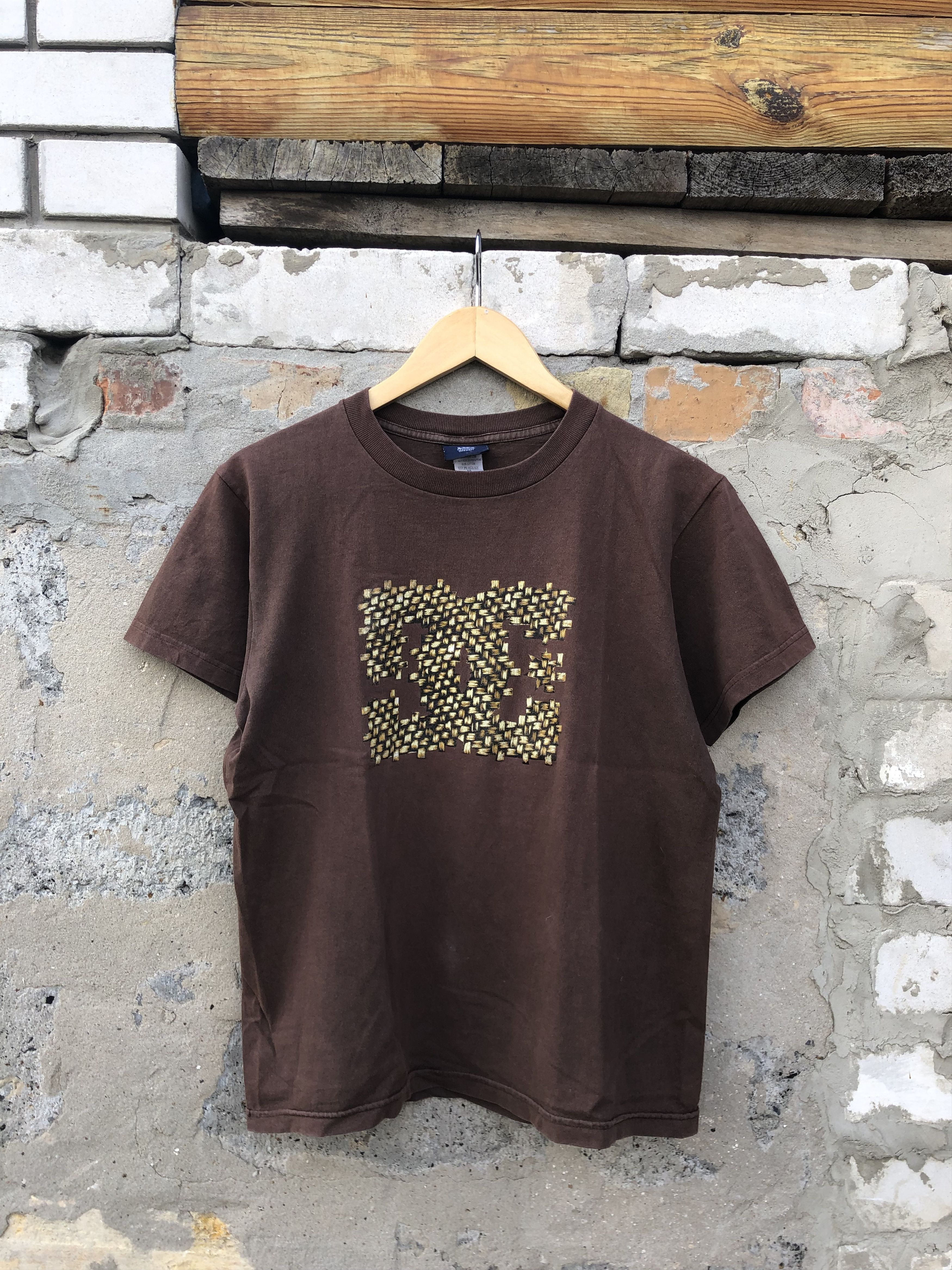 DC Vintage 90's DC Shoes Skateboard Sun Faded t-shirt Size US M / EU 48-50 / 2 - 2 Thumbnail