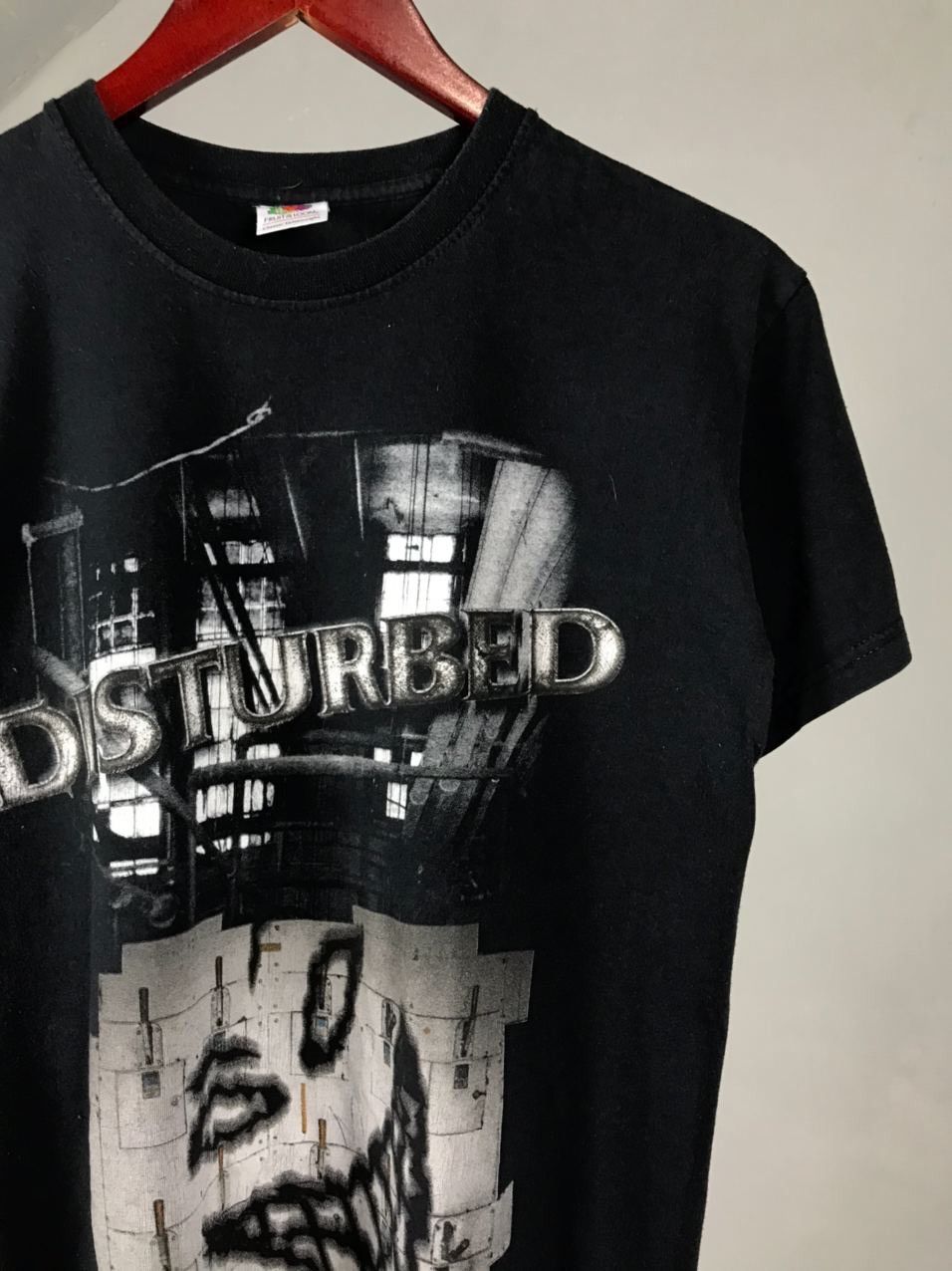 Band Tees Disturbed 2006 vintage rock band tour tee Size US S / EU 44-46 / 1 - 3 Thumbnail