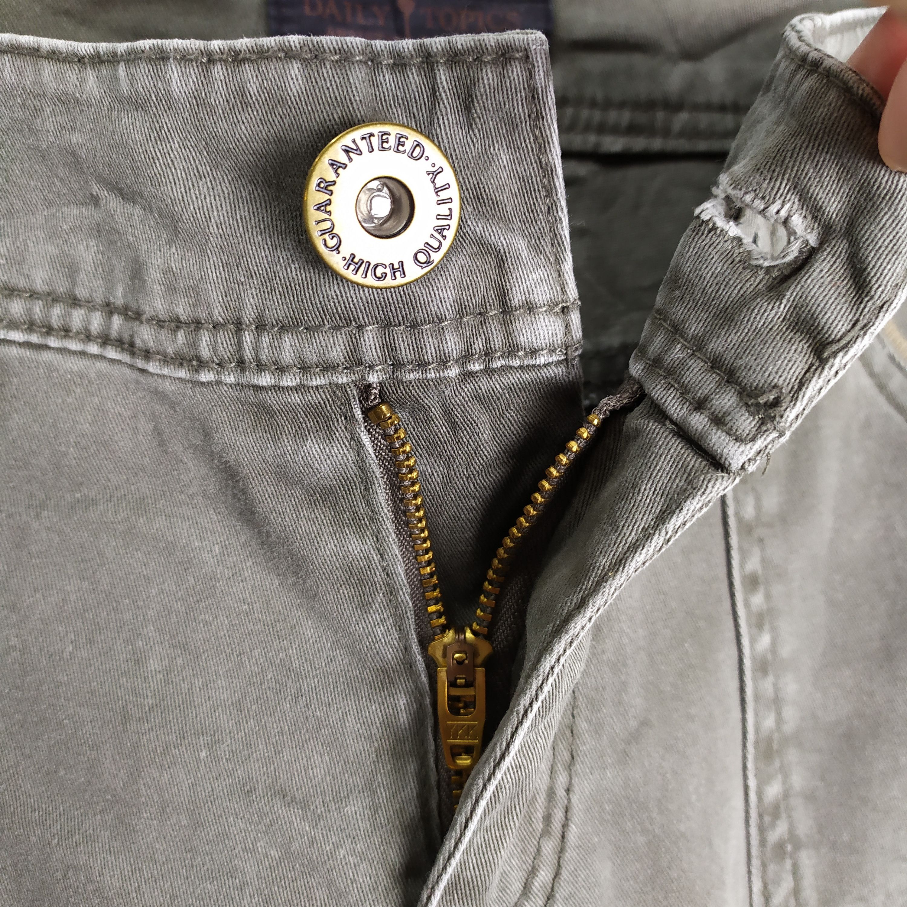 Japanese Brand DAILY TOPIC SKINNY CARGO PANTS/BUSH PANTS/TACTICAL PANTS Size US 28 / EU 44 - 9 Thumbnail
