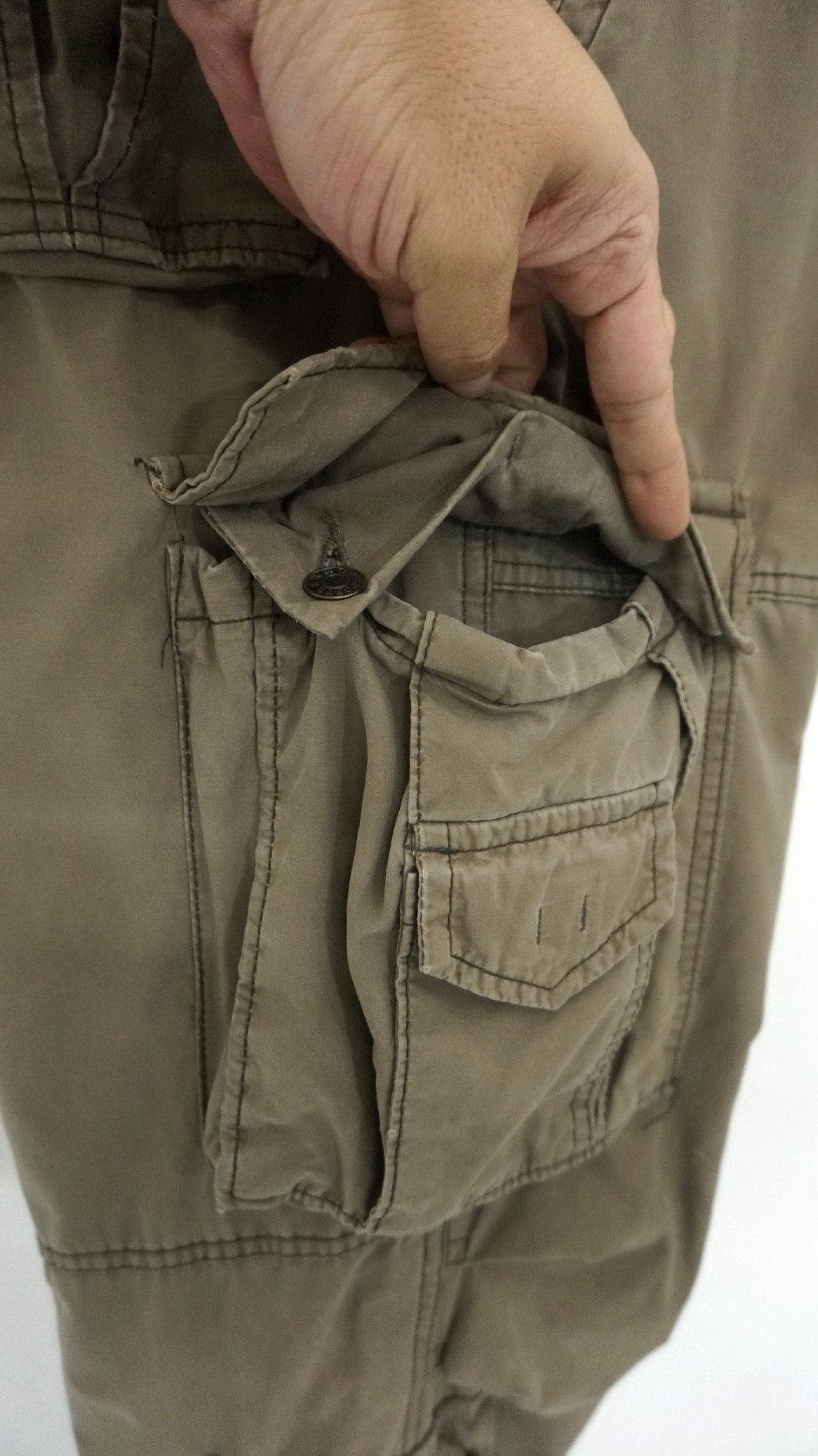 Japanese Brand Vintage R&G Worn out Multi Nine Pocket Tactical Cargo Pants Size US 31 - 14 Thumbnail