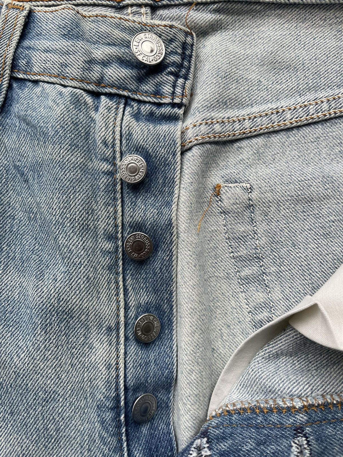 Levi's × Vintage Levi’s 501 e 1993 Usa Aging Custom Piece Size US 32 / EU 48 - 23 Thumbnail