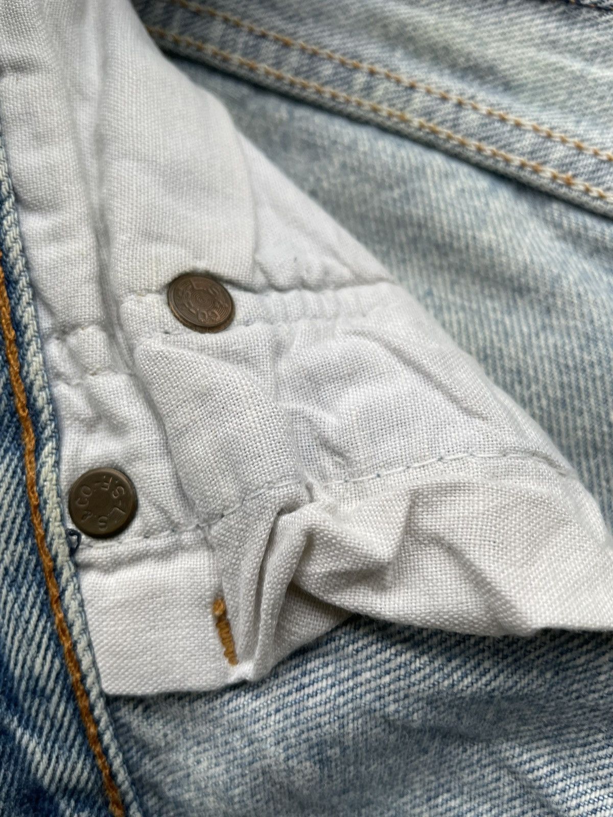 Levi's × Vintage Levi’s 501 e 1993 Usa Aging Custom Piece Size US 32 / EU 48 - 18 Thumbnail