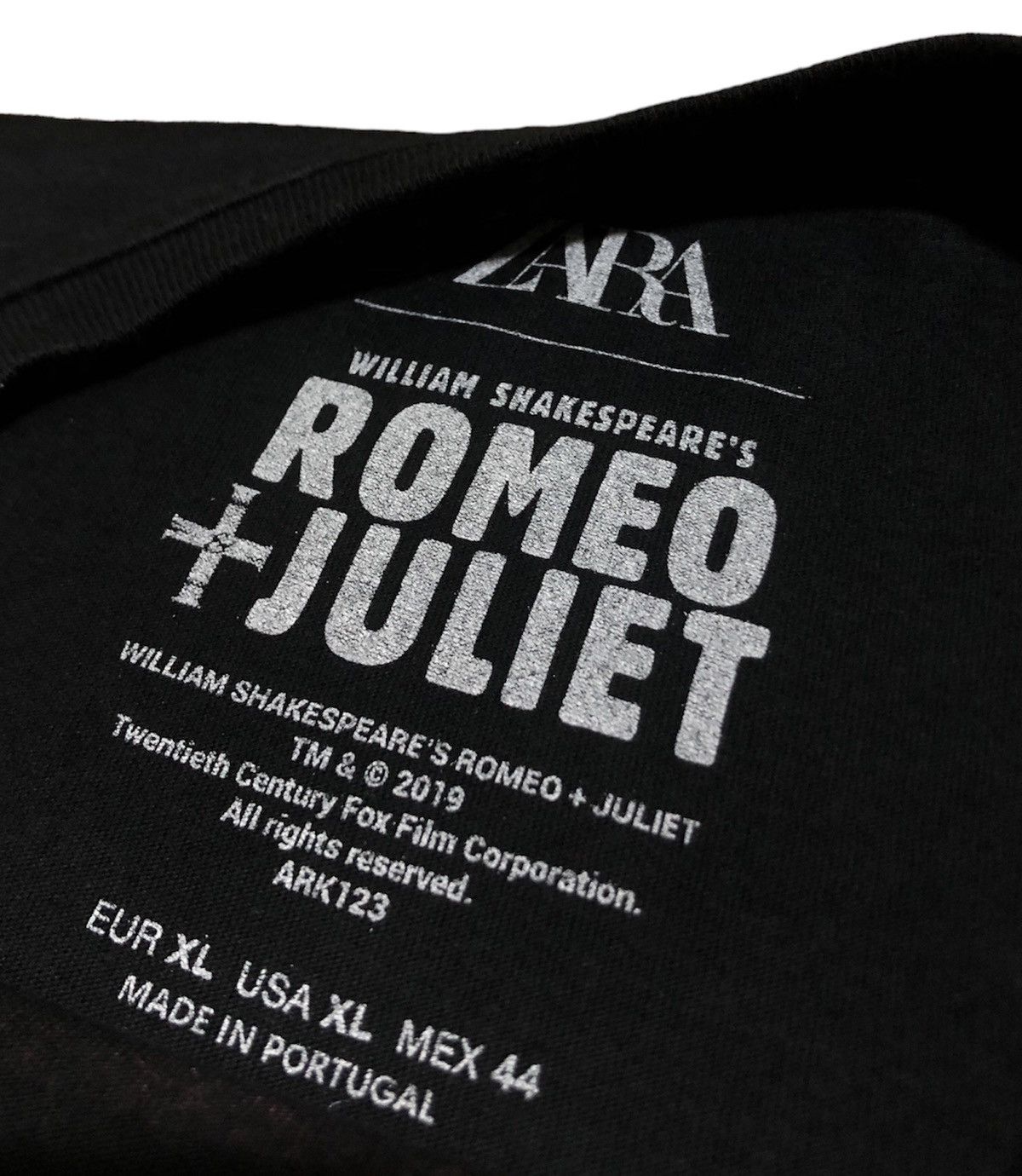Vintage Rare Romeo Juliet 90s Movie Tee (Leonardo De caprio) Size US XL / EU 56 / 4 - 3 Thumbnail