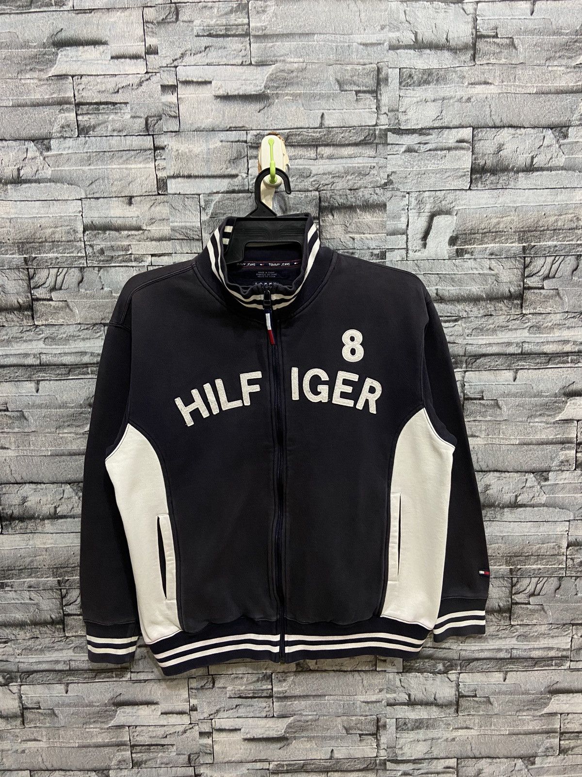 Tommy Jeans Tommy Jeans sweatshirt big design embroidered size S fit L Size US L / EU 52-54 / 3 - 2 Thumbnail