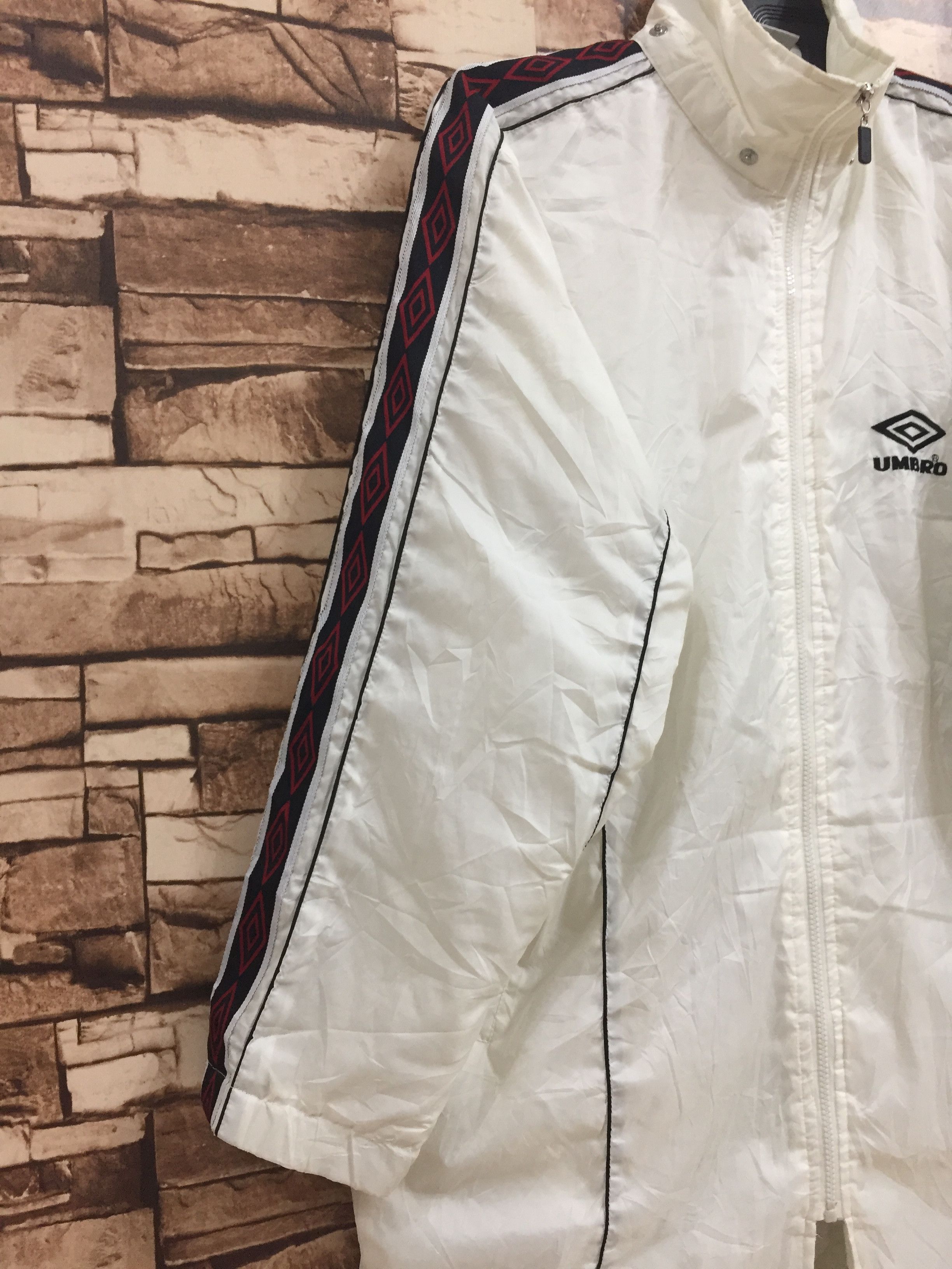 Umbro Vintage UMBRO long jacket embroidered big logo size L Size US L / EU 52-54 / 3 - 7 Thumbnail