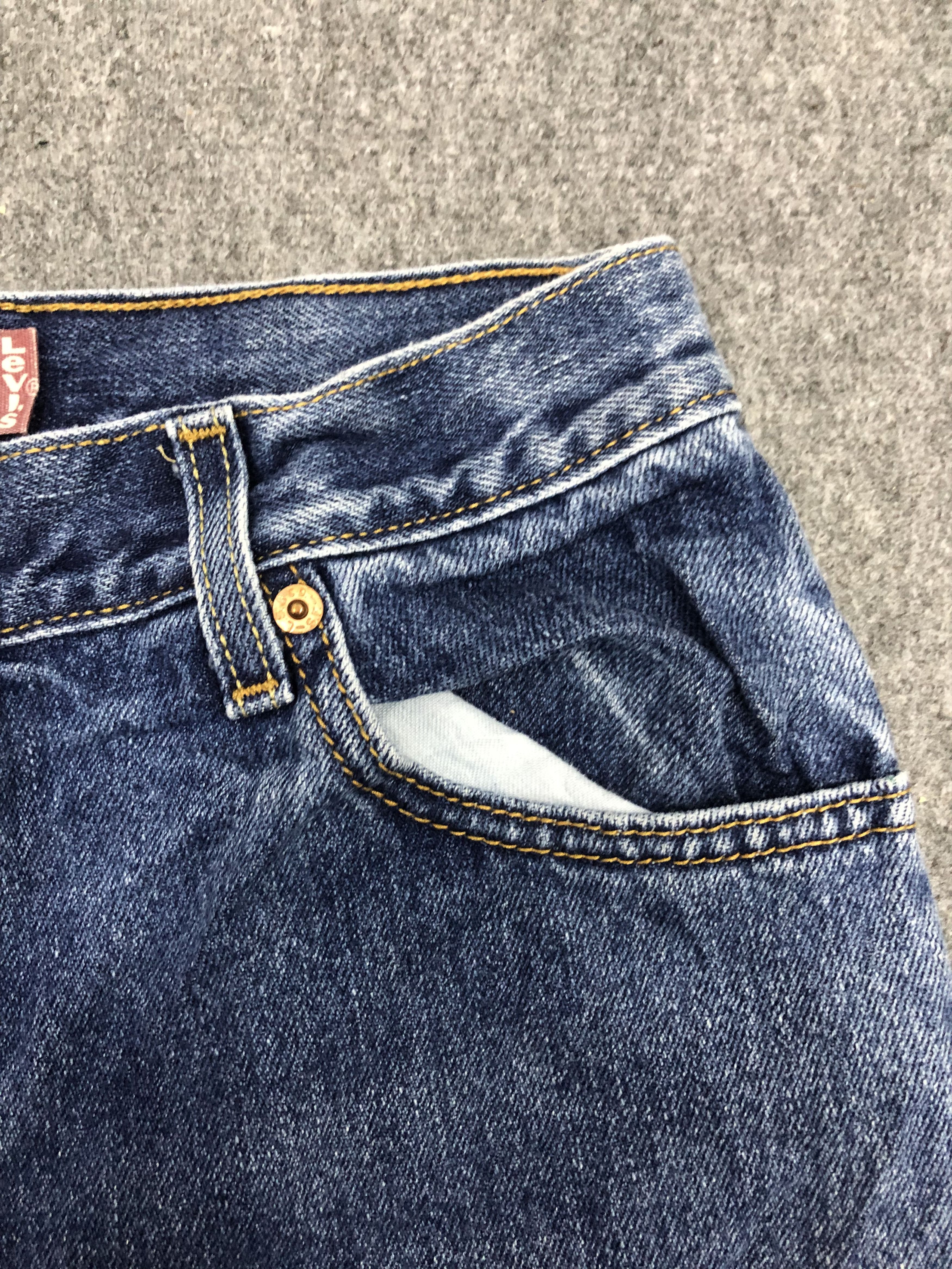 Levi's Vintage Levis 550 Faded Blue Women Jeans DP1110 Size US 30 / EU 46 - 8 Thumbnail