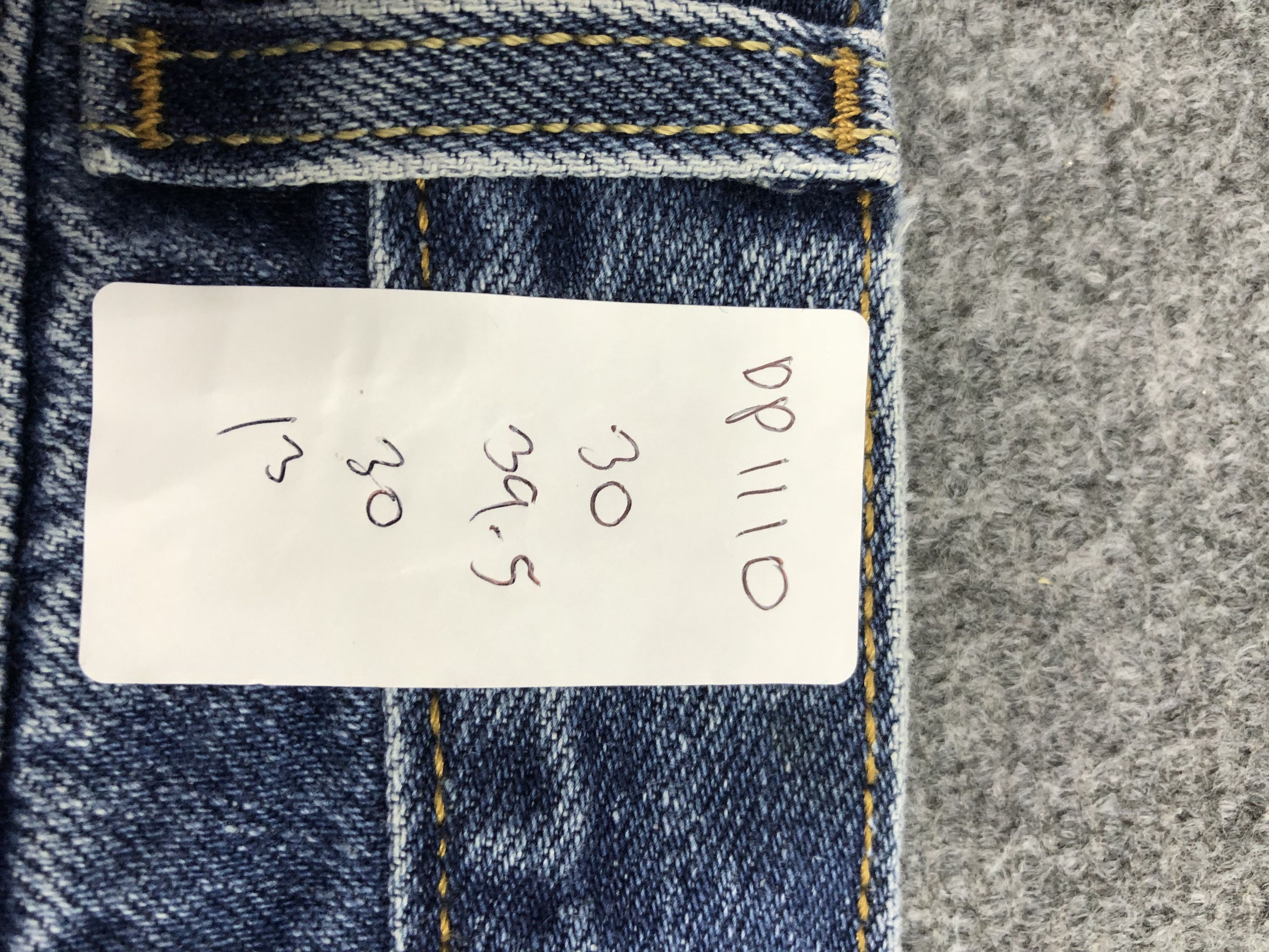 Levi's Vintage Levis 550 Faded Blue Women Jeans DP1110 Size US 30 / EU 46 - 11 Thumbnail