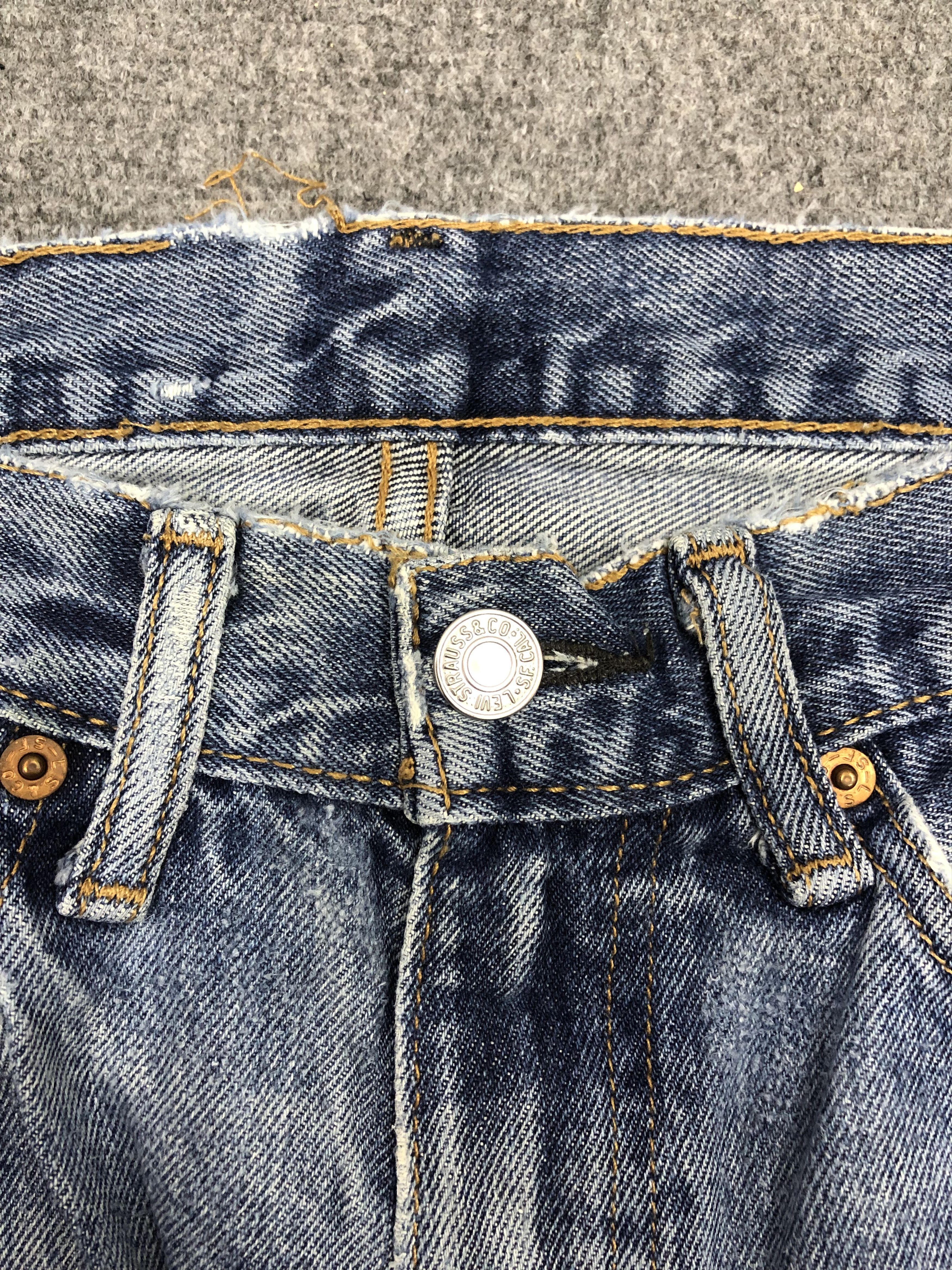 Levi's × Vintage Vintage Levis 505 Blue Faded Jeans Size US 34 / EU 50 - 8 Thumbnail