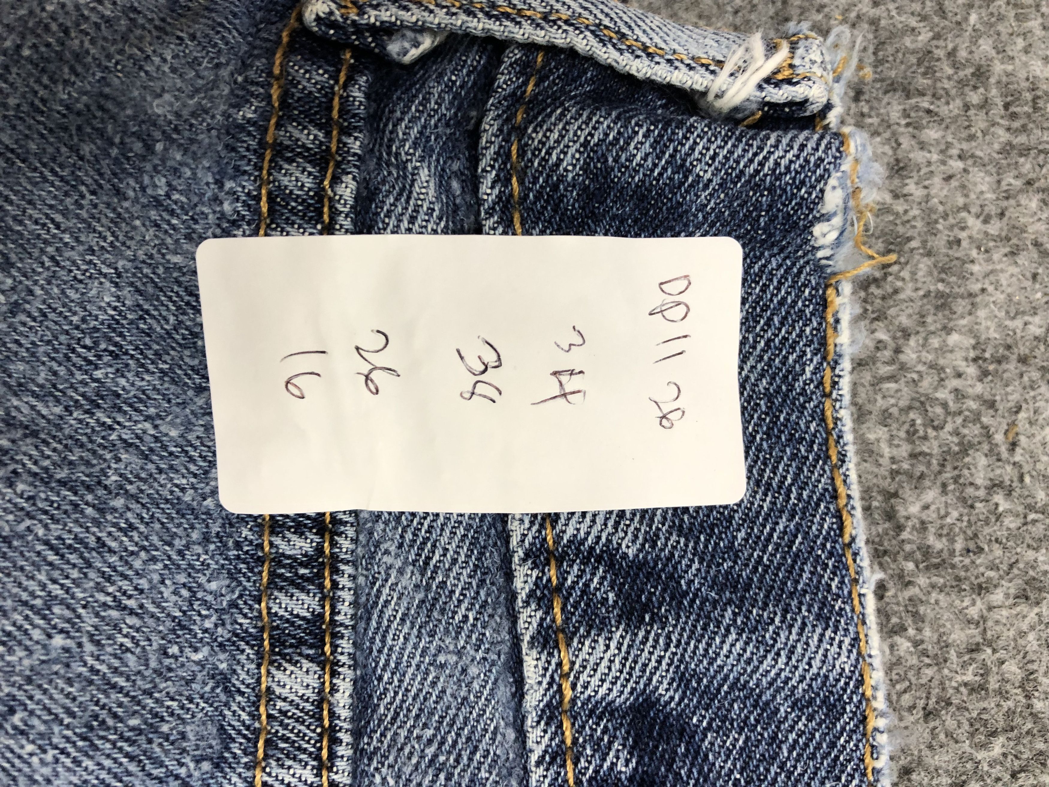 Levi's × Vintage Vintage Levis 505 Blue Faded Jeans Size US 34 / EU 50 - 14 Thumbnail