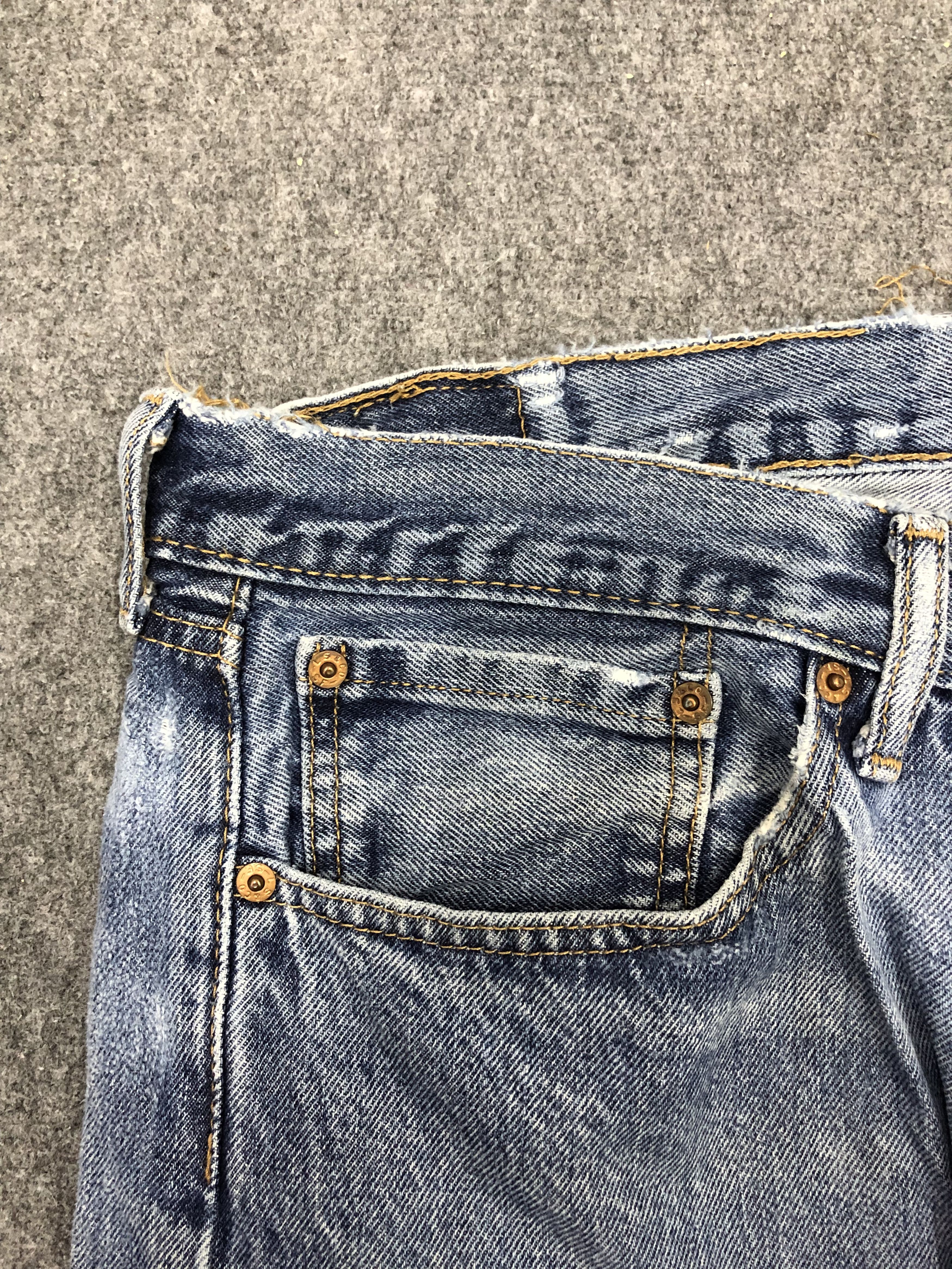 Levi's × Vintage Vintage Levis 505 Blue Faded Jeans Size US 34 / EU 50 - 7 Thumbnail