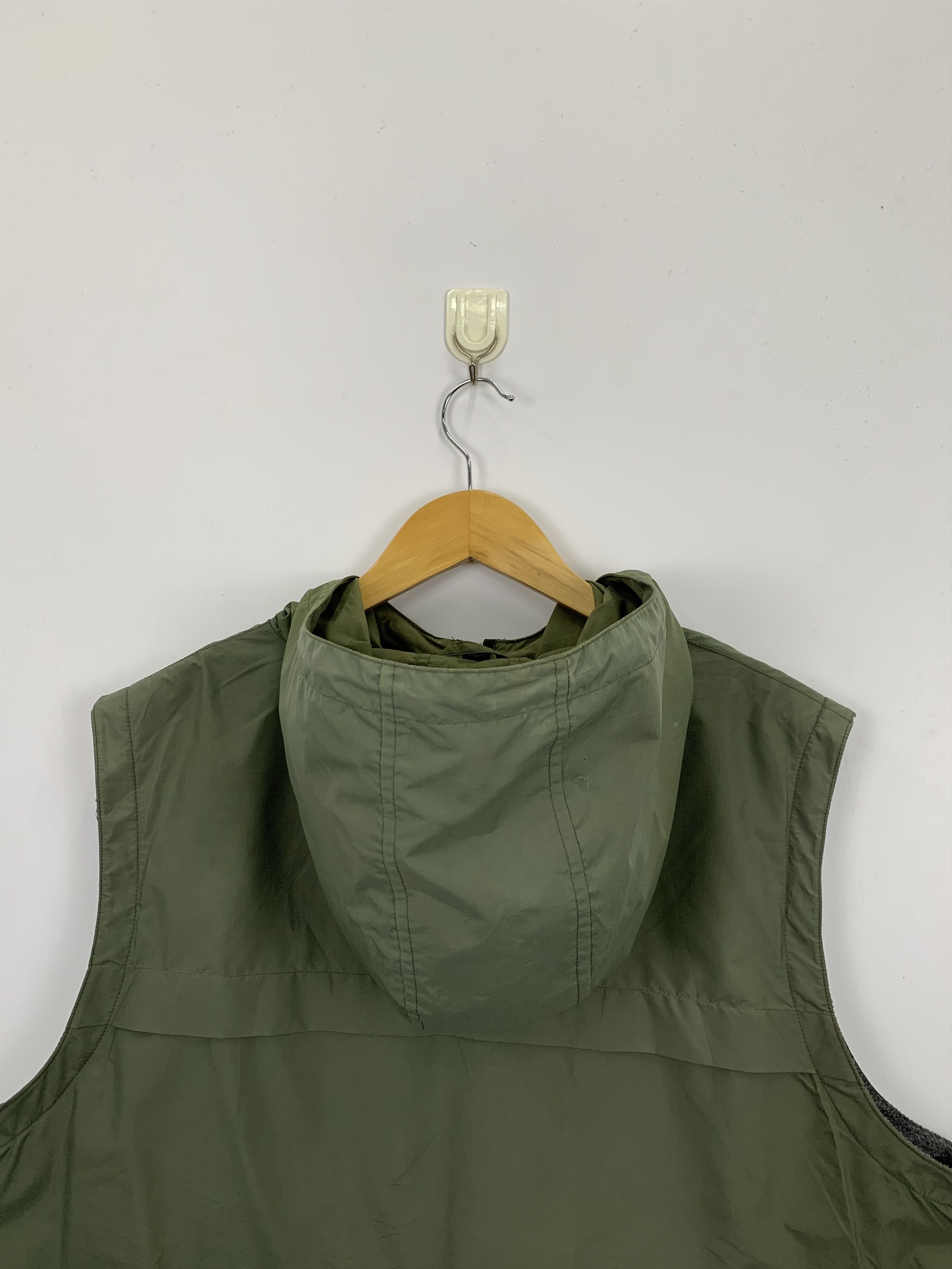 Japanese Brand × Uniqlo × Vintage Vintage Uniqlo Sleeveless Fleece Hooded Jacket Size US XL / EU 56 / 4 - 4 Thumbnail