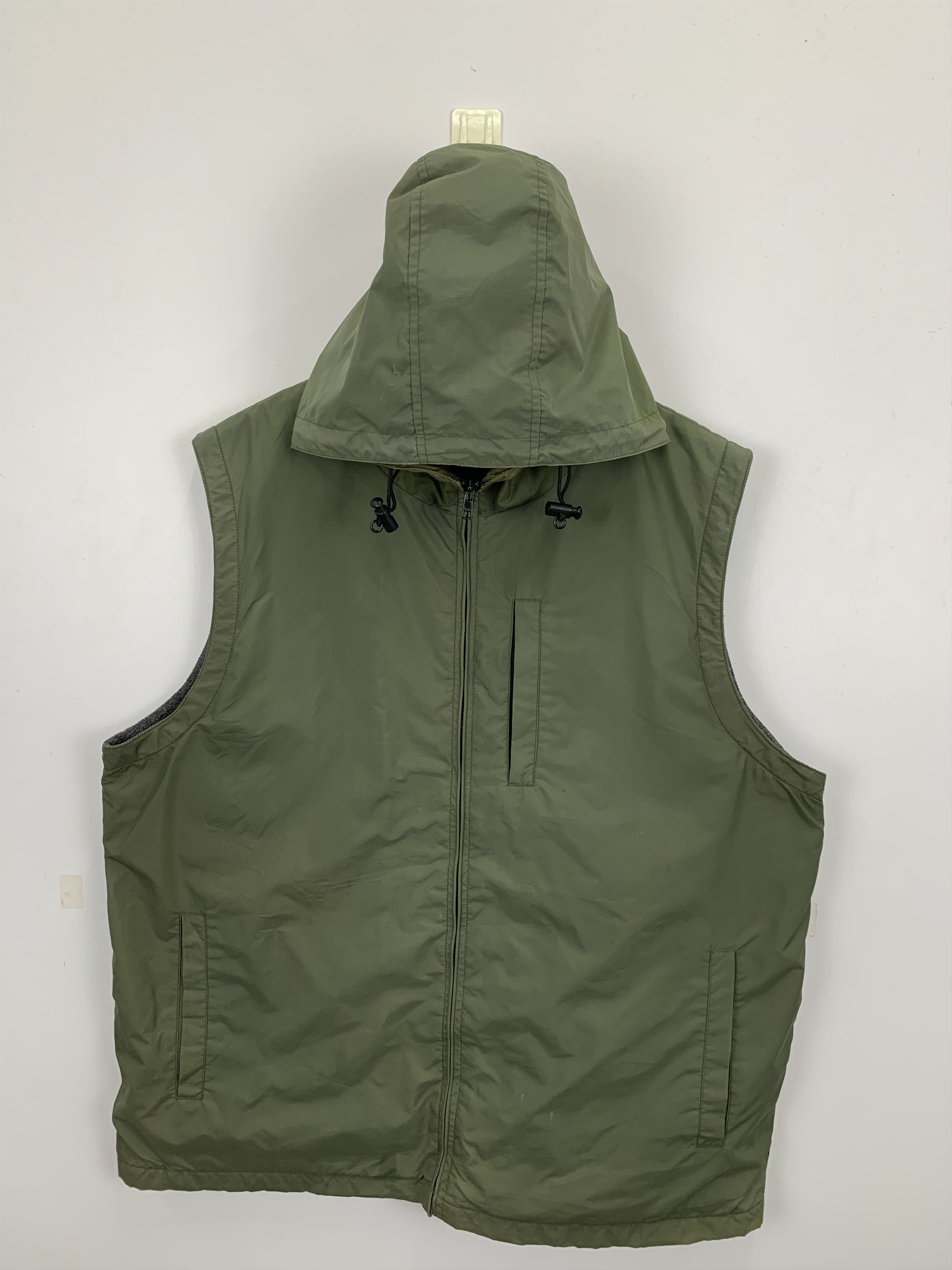 Vintage Uniqlo Sleeveless Fleece Hooded Jacket