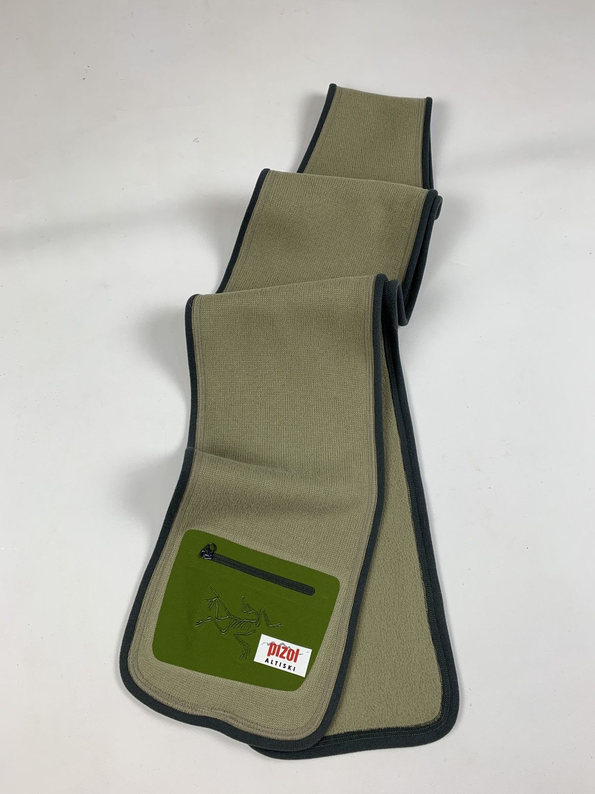 Arc'teryx Vintage Arcteryx Polartec Zip Pocket Khaki Fleece Scarf Size ONE SIZE - 1 Thumbnail
