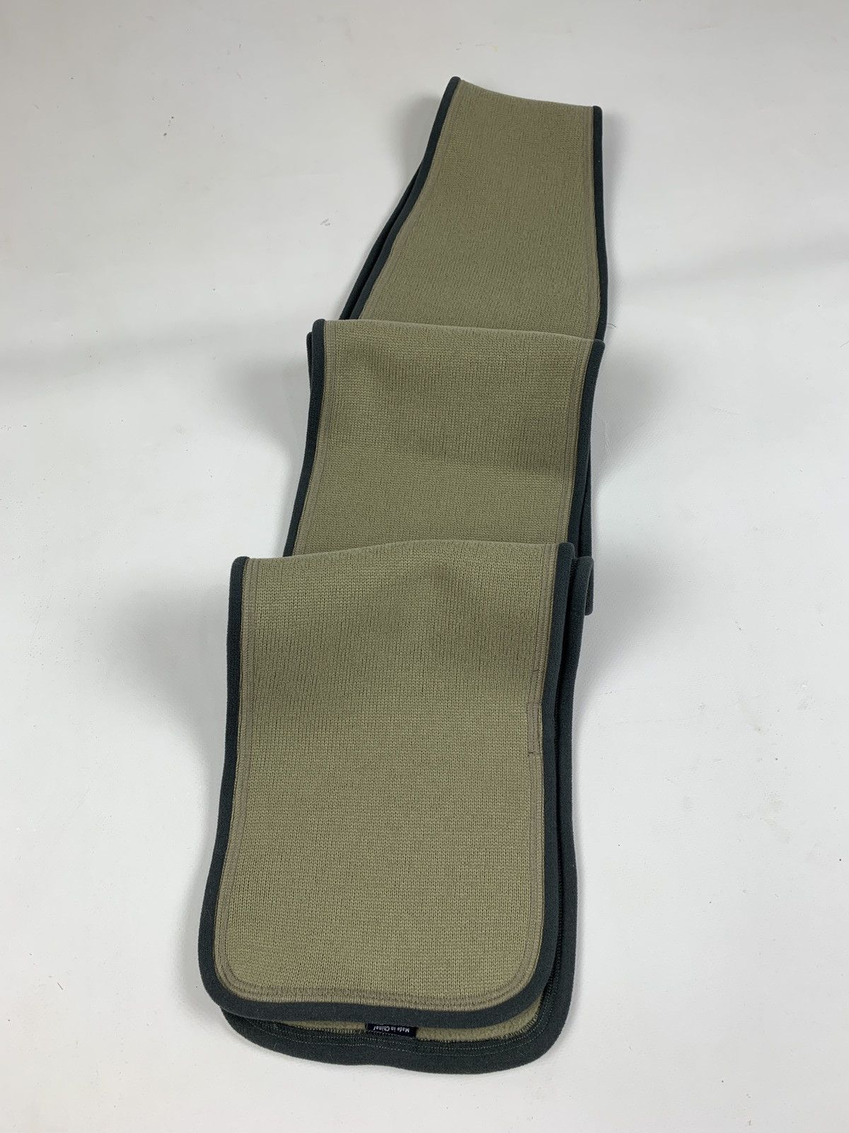 Arc'teryx Vintage Arcteryx Polartec Zip Pocket Khaki Fleece Scarf Size ONE SIZE - 6 Thumbnail