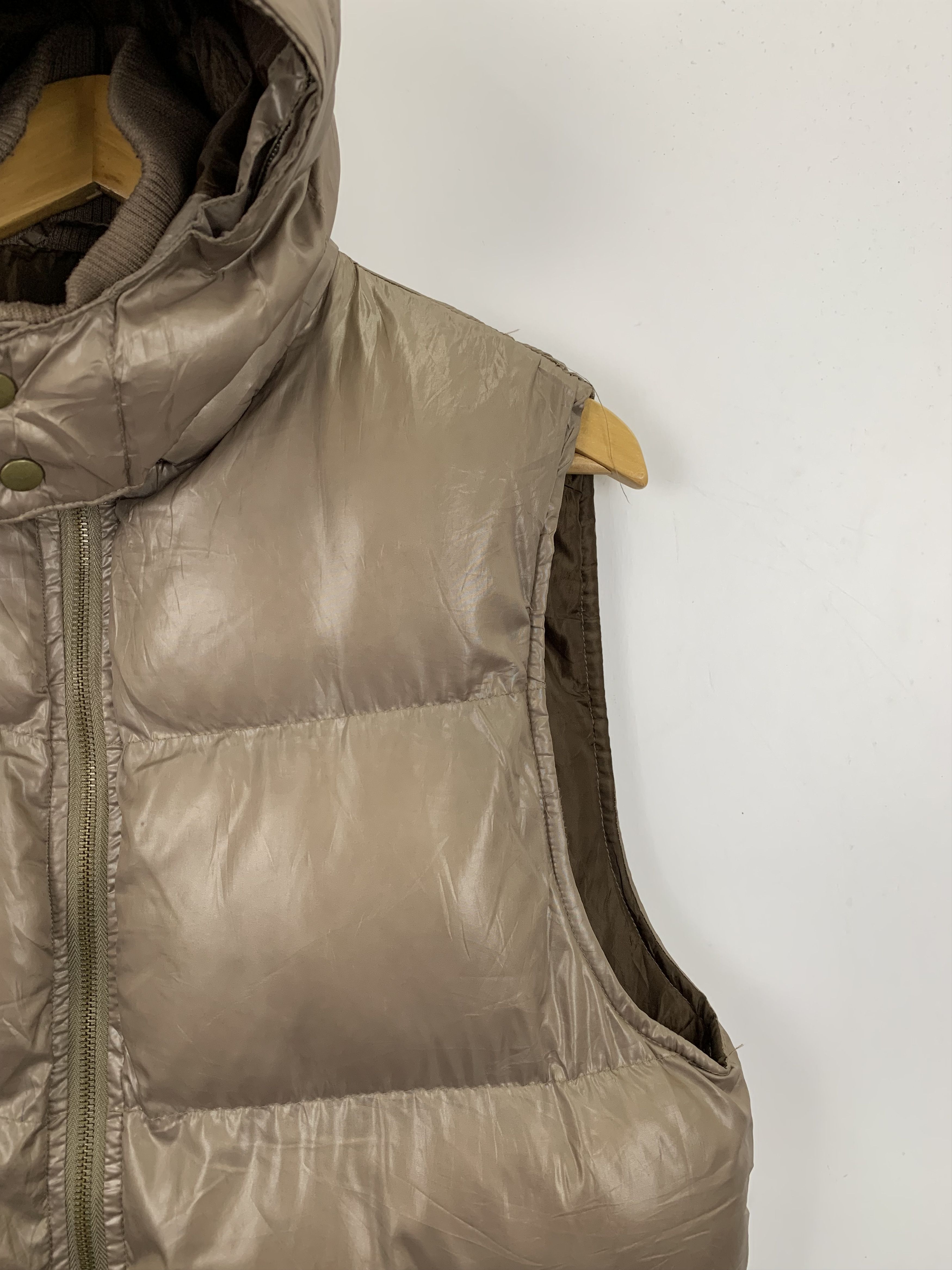 Japanese Brand Vintage Japanese Brand Sleeveless Puffer Hooded Jacket J0988 Size US L / EU 52-54 / 3 - 6 Thumbnail