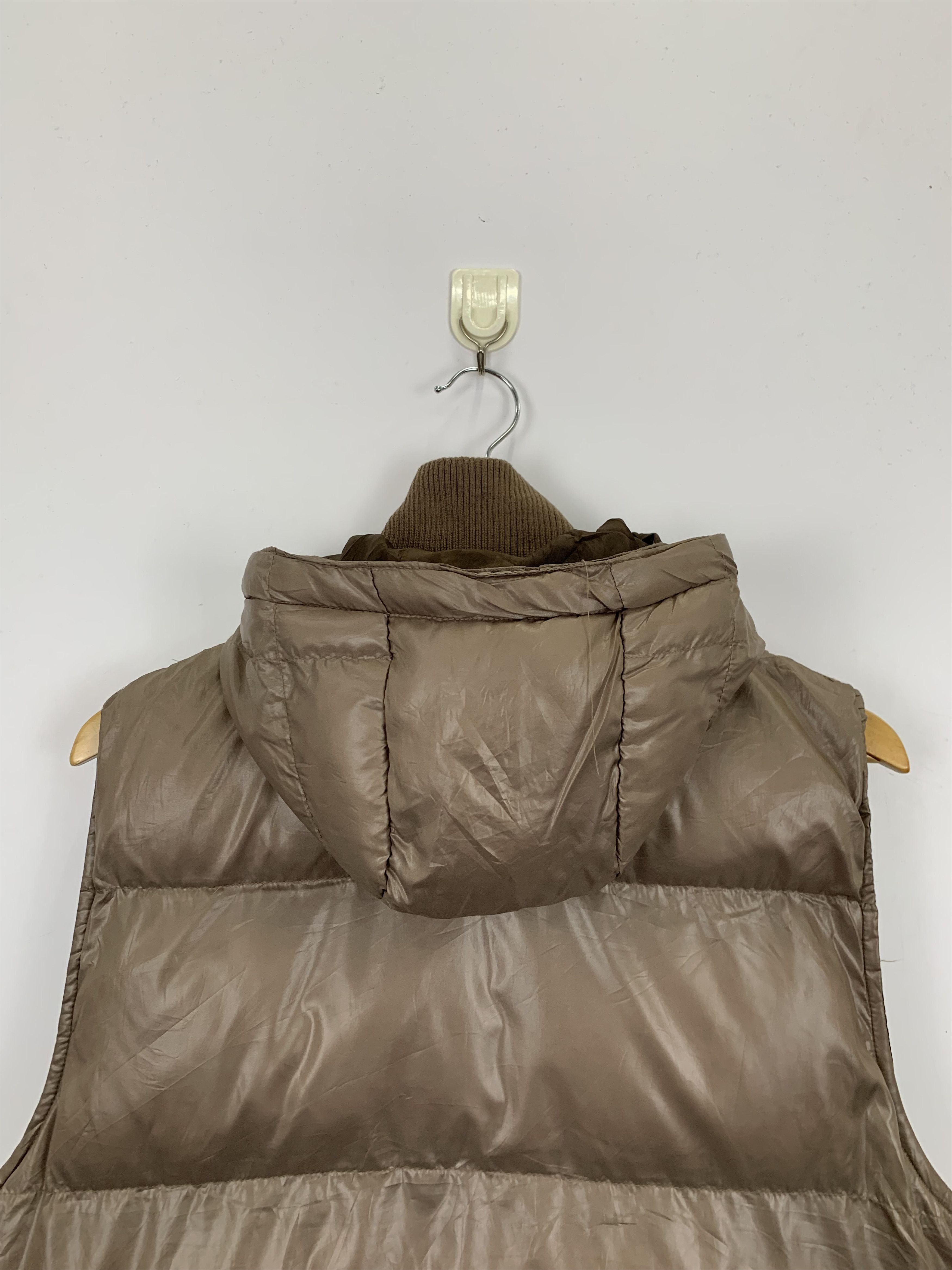 Japanese Brand Vintage Japanese Brand Sleeveless Puffer Hooded Jacket J0988 Size US L / EU 52-54 / 3 - 4 Thumbnail