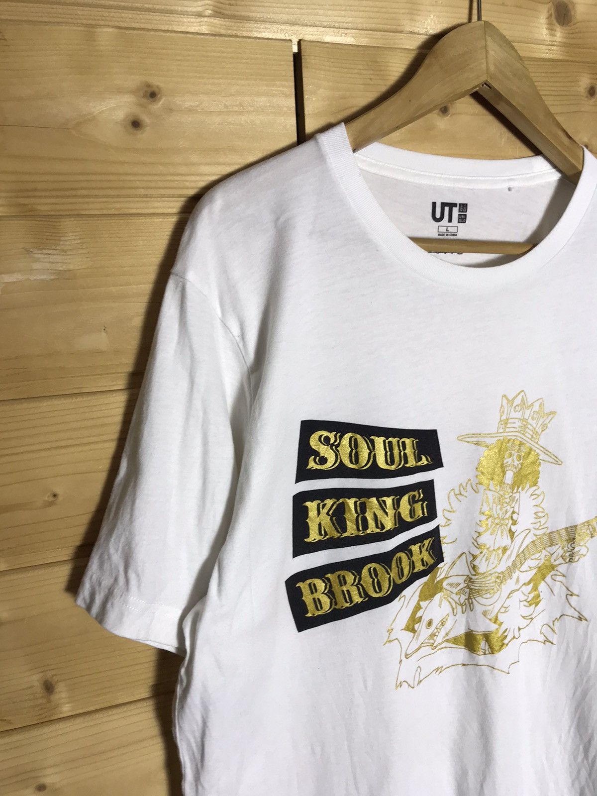 Uniqlo Uniqlo X One Piece t-shirt Size US XL / EU 56 / 4 - 3 Thumbnail