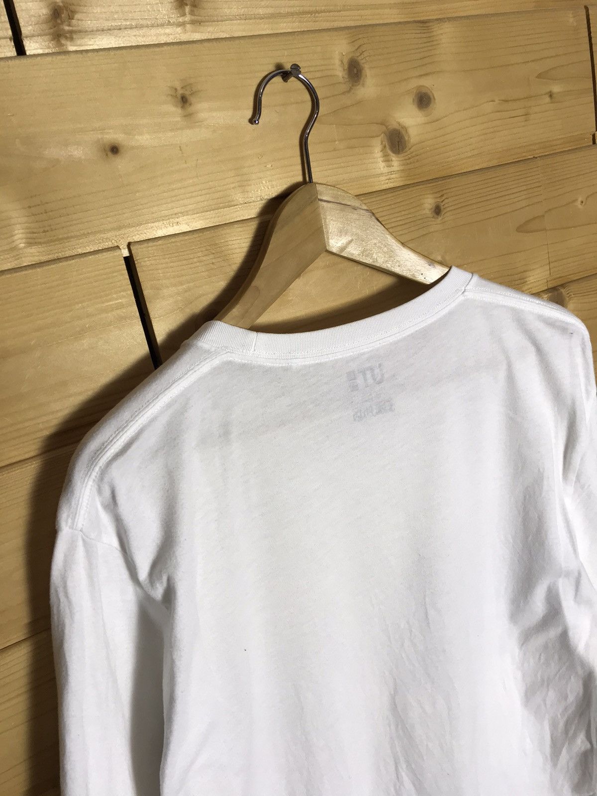 Uniqlo Uniqlo X One Piece t-shirt Size US XL / EU 56 / 4 - 7 Thumbnail