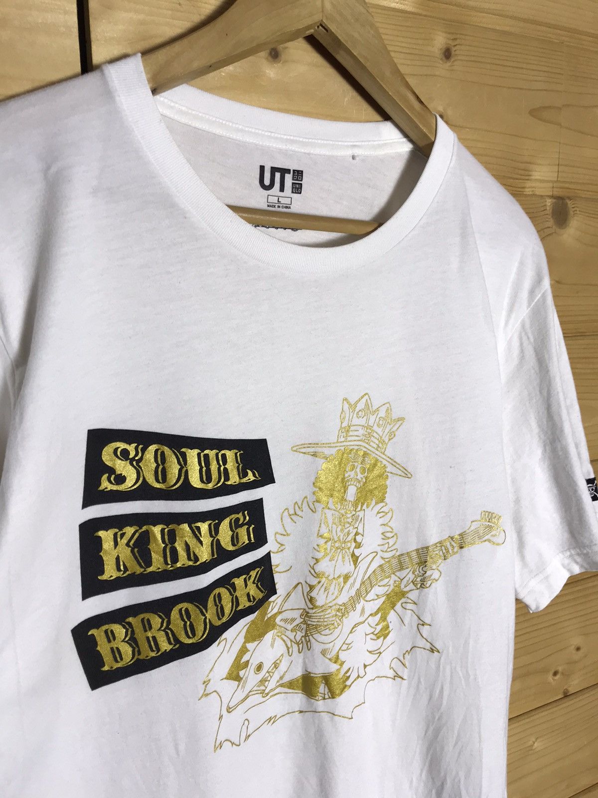 Uniqlo Uniqlo X One Piece t-shirt Size US XL / EU 56 / 4 - 2 Thumbnail