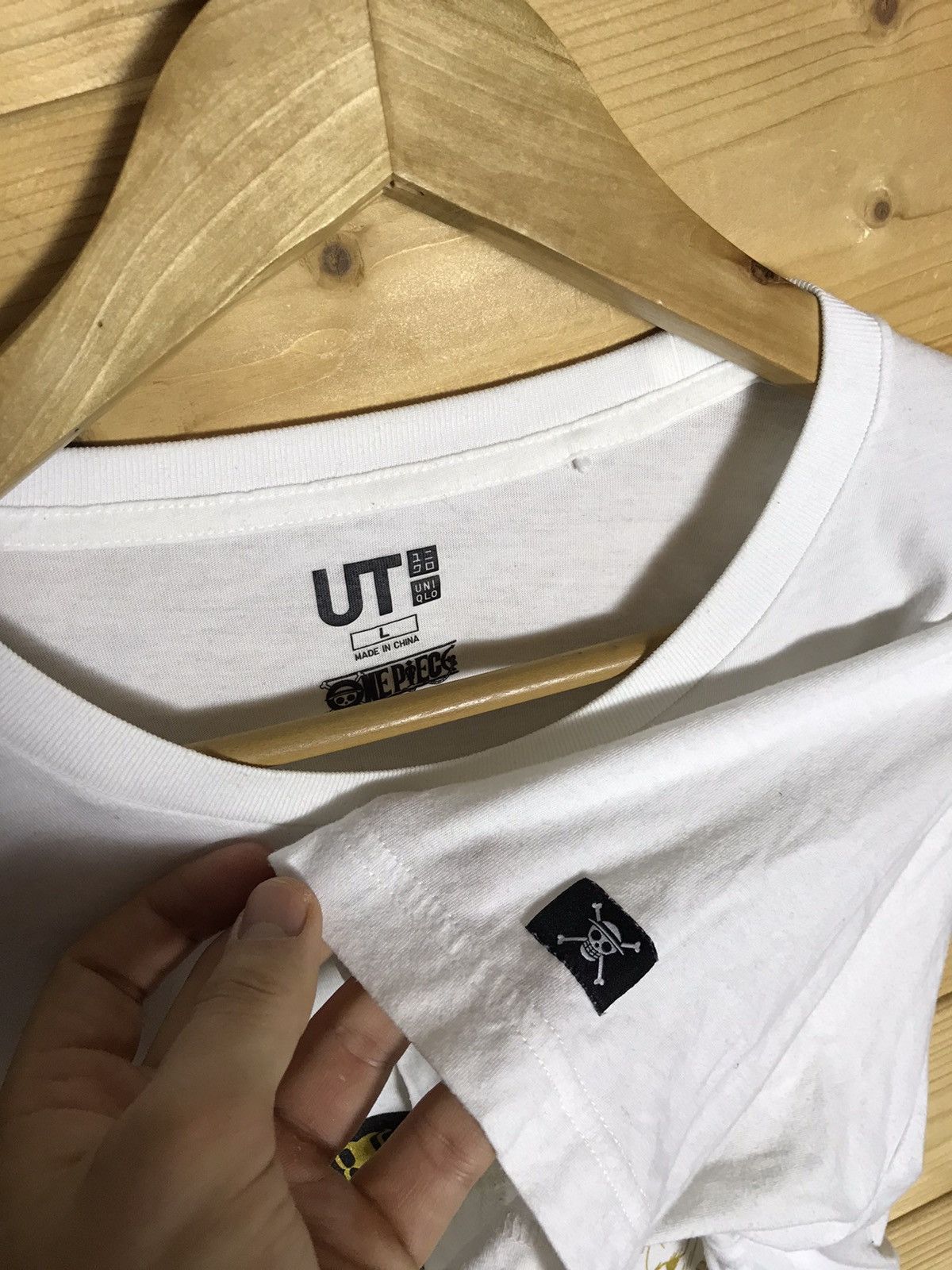 Uniqlo Uniqlo X One Piece t-shirt Size US XL / EU 56 / 4 - 5 Thumbnail