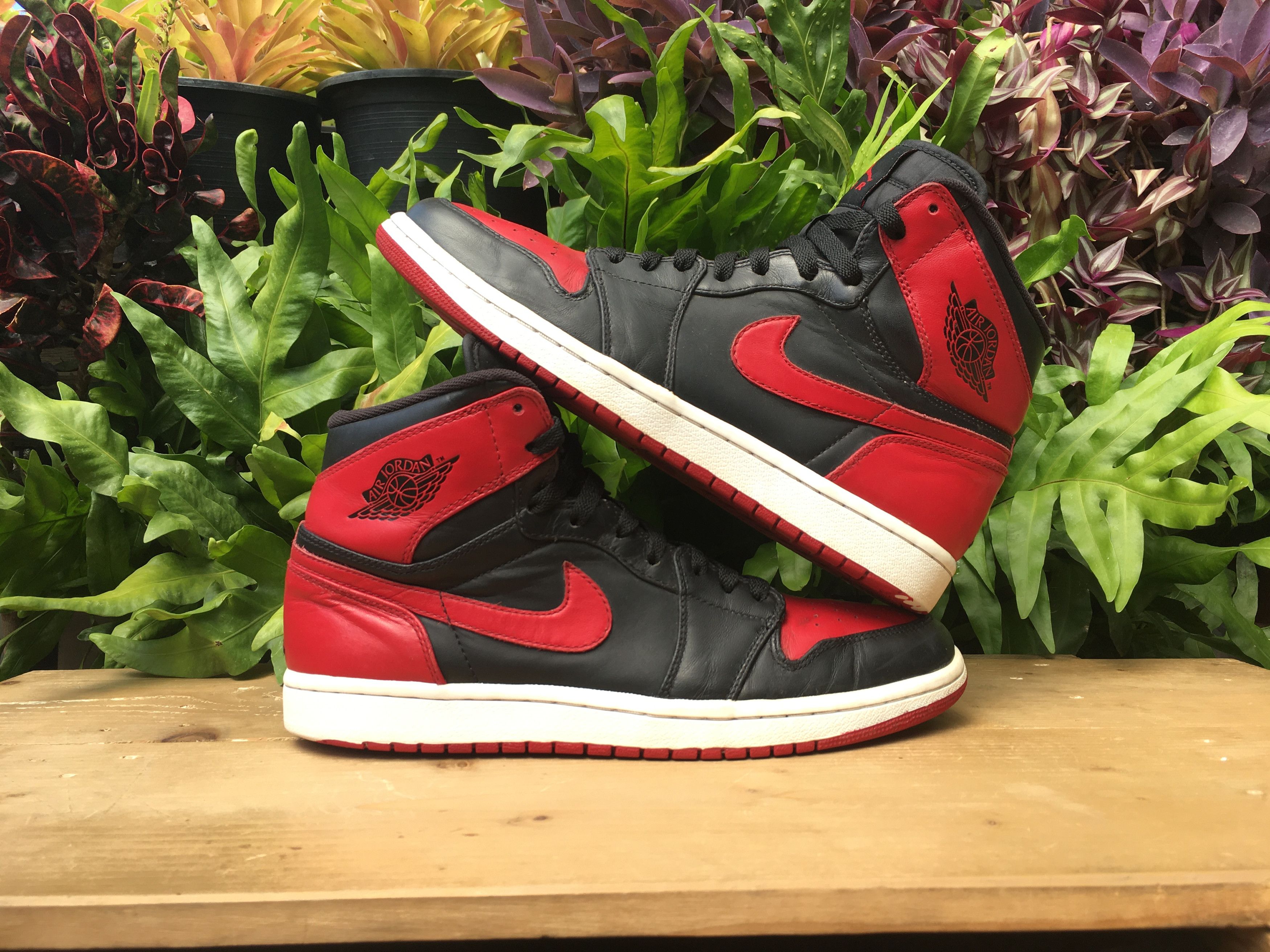Jordan Brand × Nike 🔥 Nike Air Jordan 1 High Retro Bred DMP Chicago Bulls 2009 Size US 10 / EU 43 - 3 Thumbnail