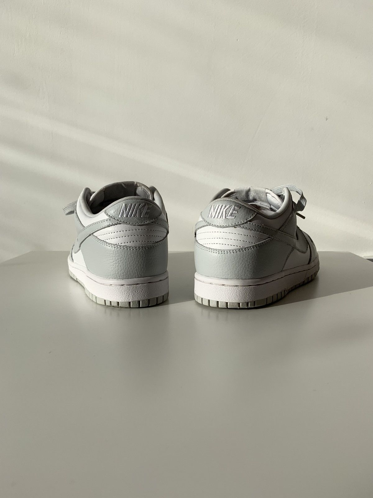 Nike 2016 Nike Dunk Low Pure Platinum / Wolf Grey Zen Grey White Size US 7.5 / IT 37.5 - 6 Thumbnail