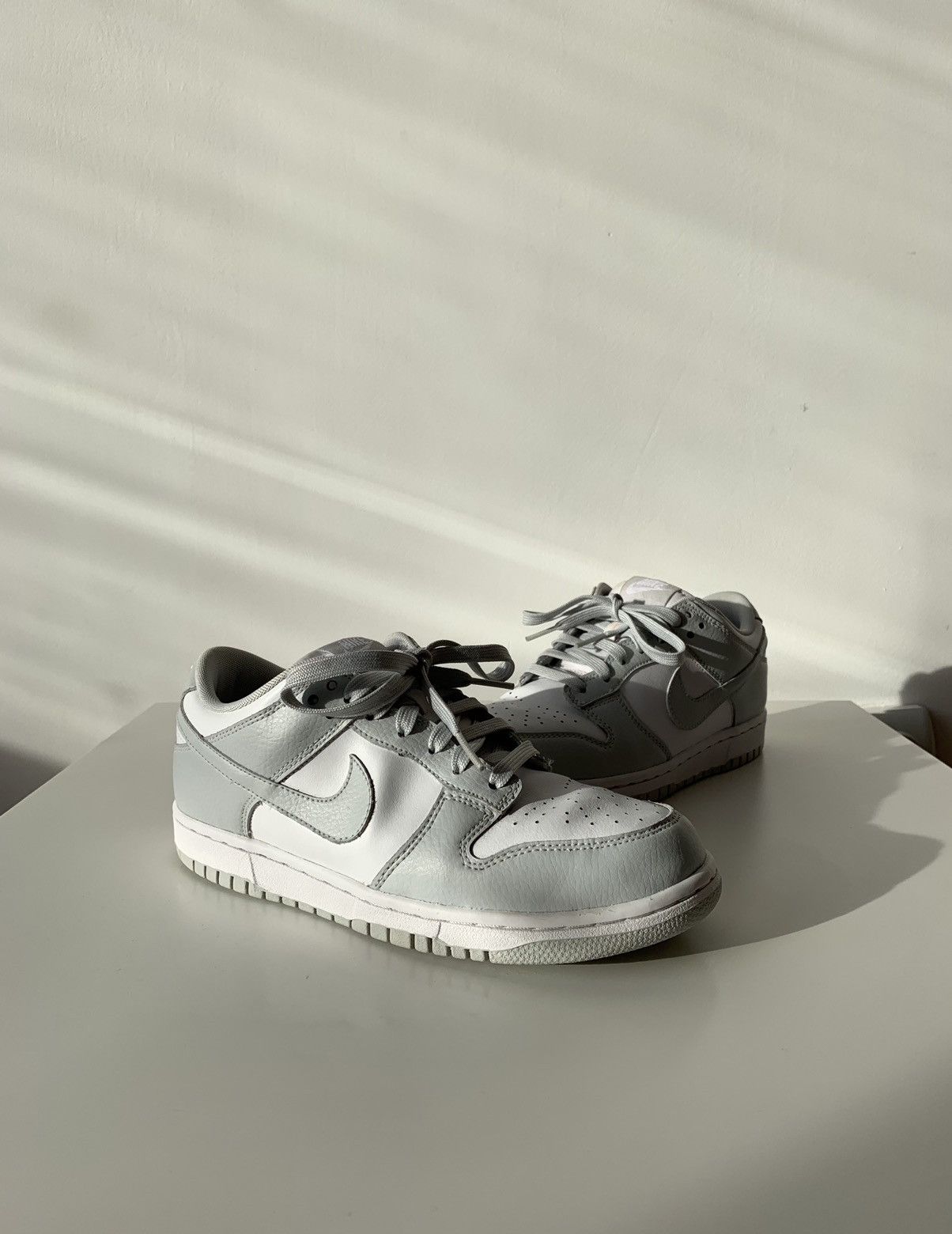 Nike 2016 Nike Dunk Low Pure Platinum / Wolf Grey Zen Grey White Size US 7.5 / IT 37.5 - 2 Thumbnail